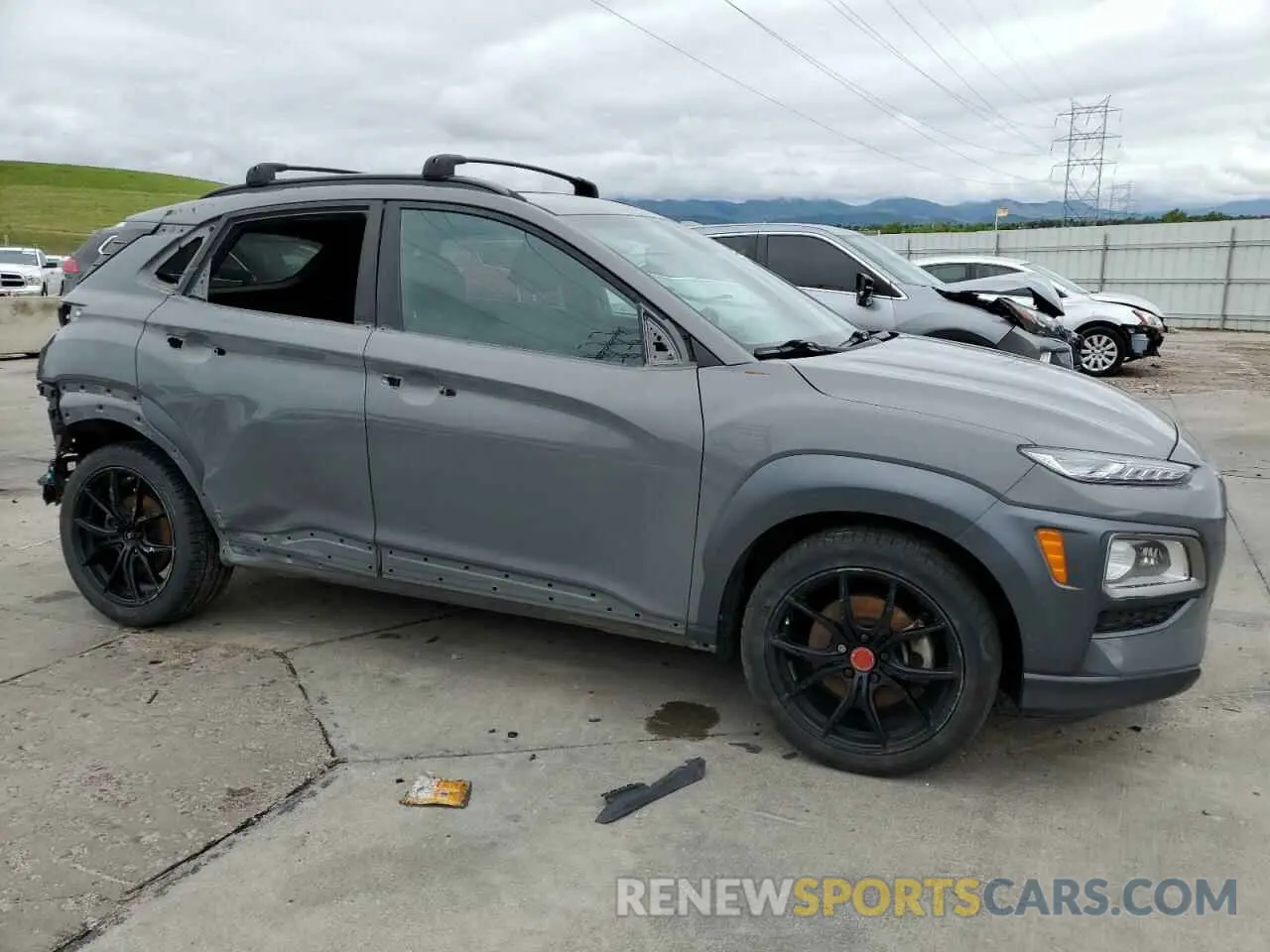4 Photograph of a damaged car KM8K6CA5XMU675836 HYUNDAI KONA 2021