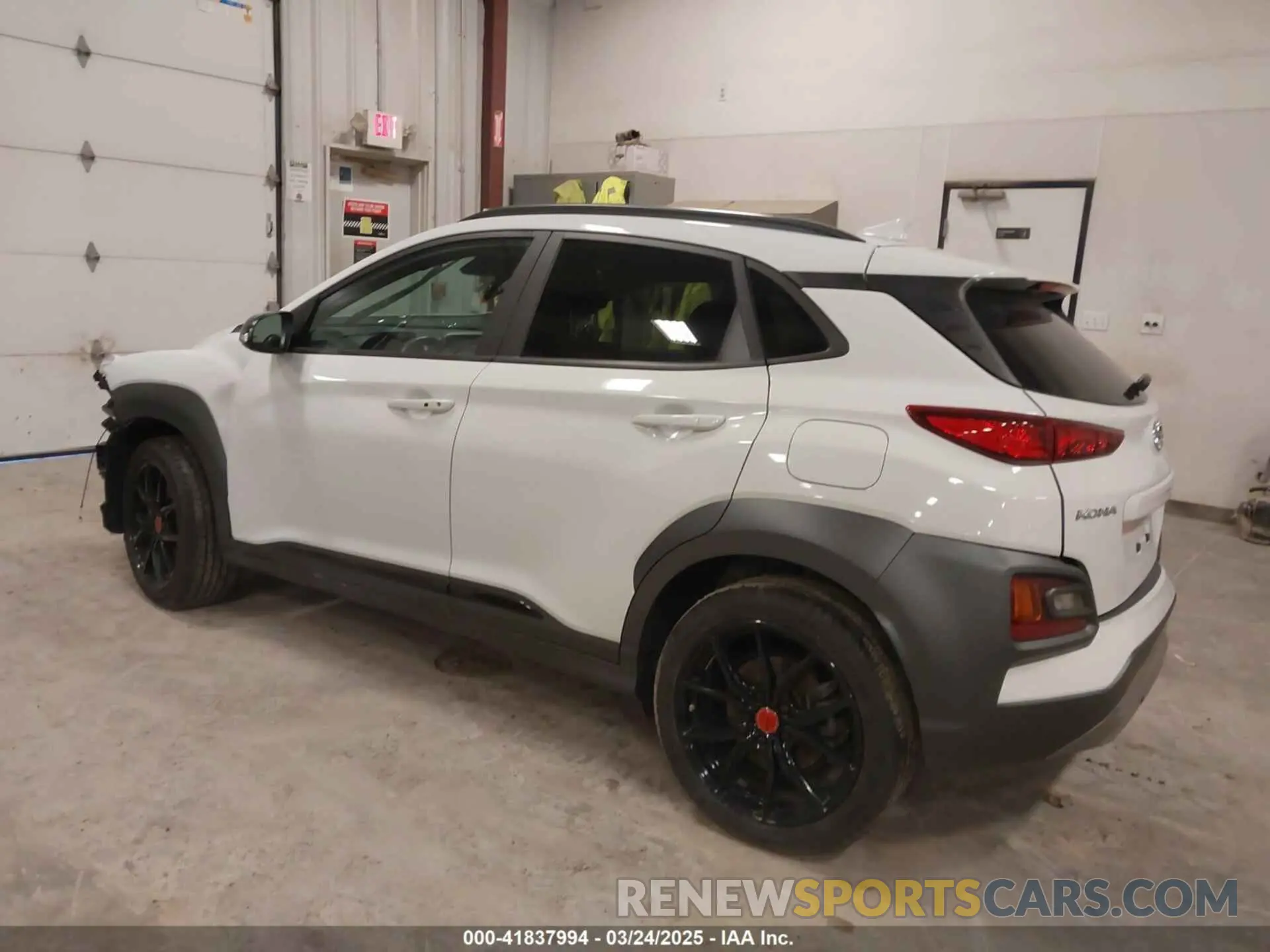 3 Photograph of a damaged car KM8K6CA5XMU677697 HYUNDAI KONA 2021