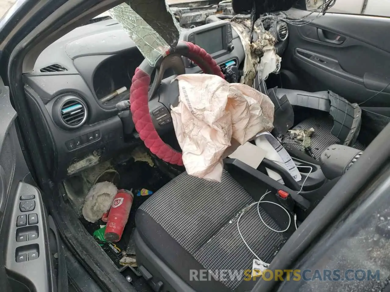 8 Photograph of a damaged car KM8K6CAA0MU700806 HYUNDAI KONA 2021