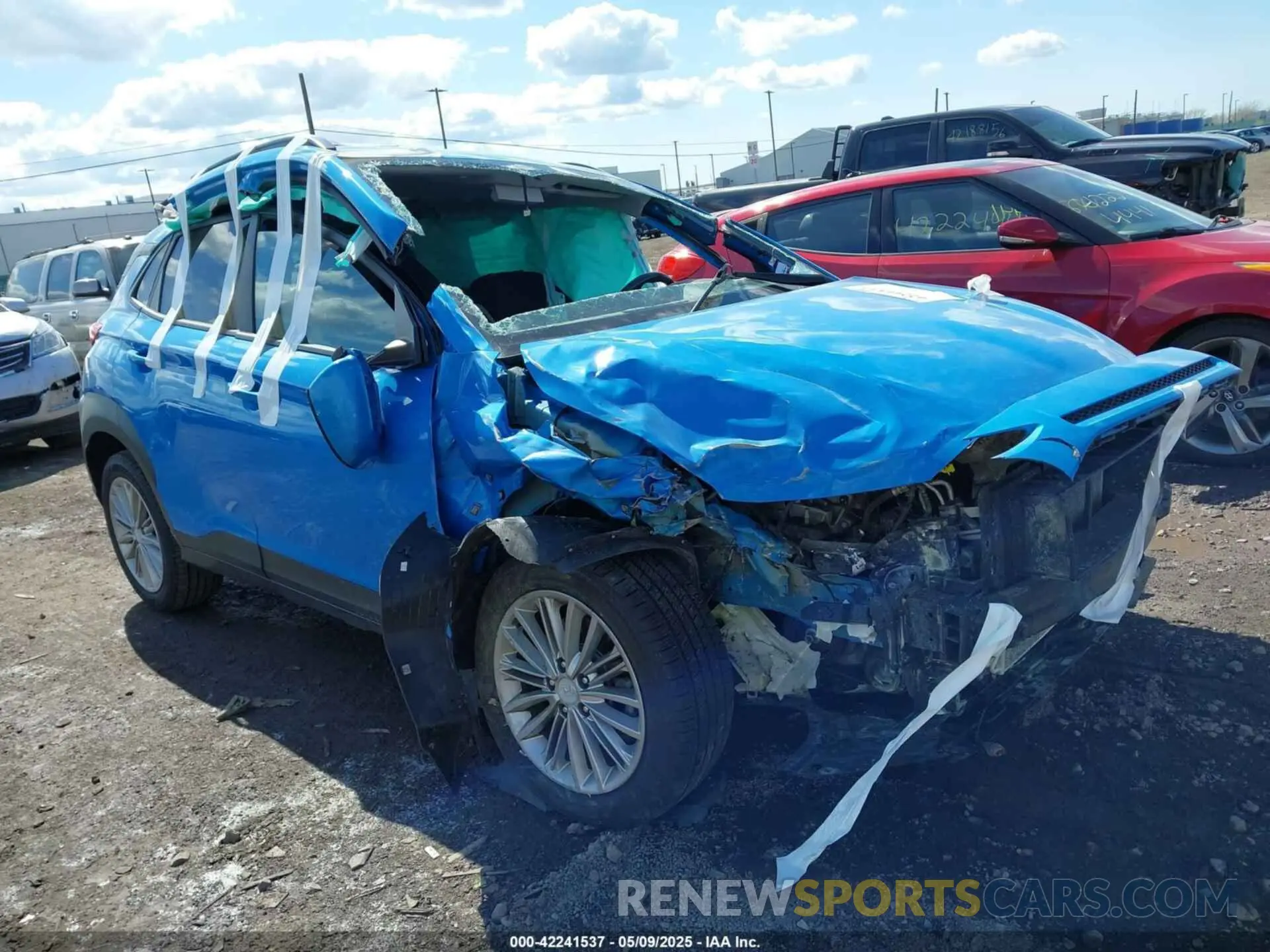 1 Photograph of a damaged car KM8K6CAA2MU621430 HYUNDAI KONA 2021