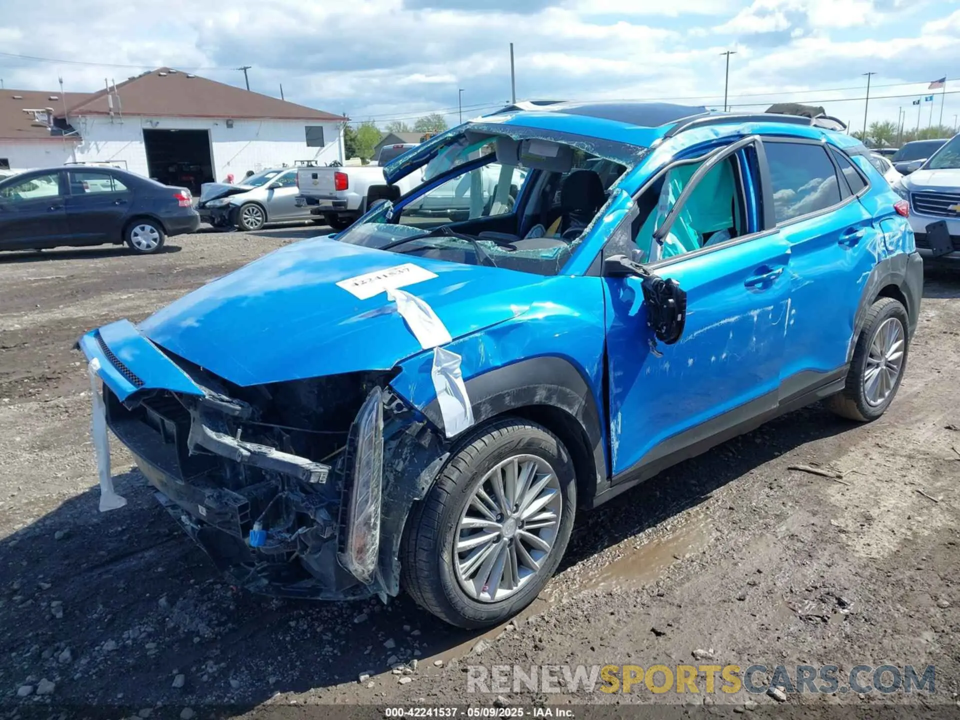 2 Photograph of a damaged car KM8K6CAA2MU621430 HYUNDAI KONA 2021