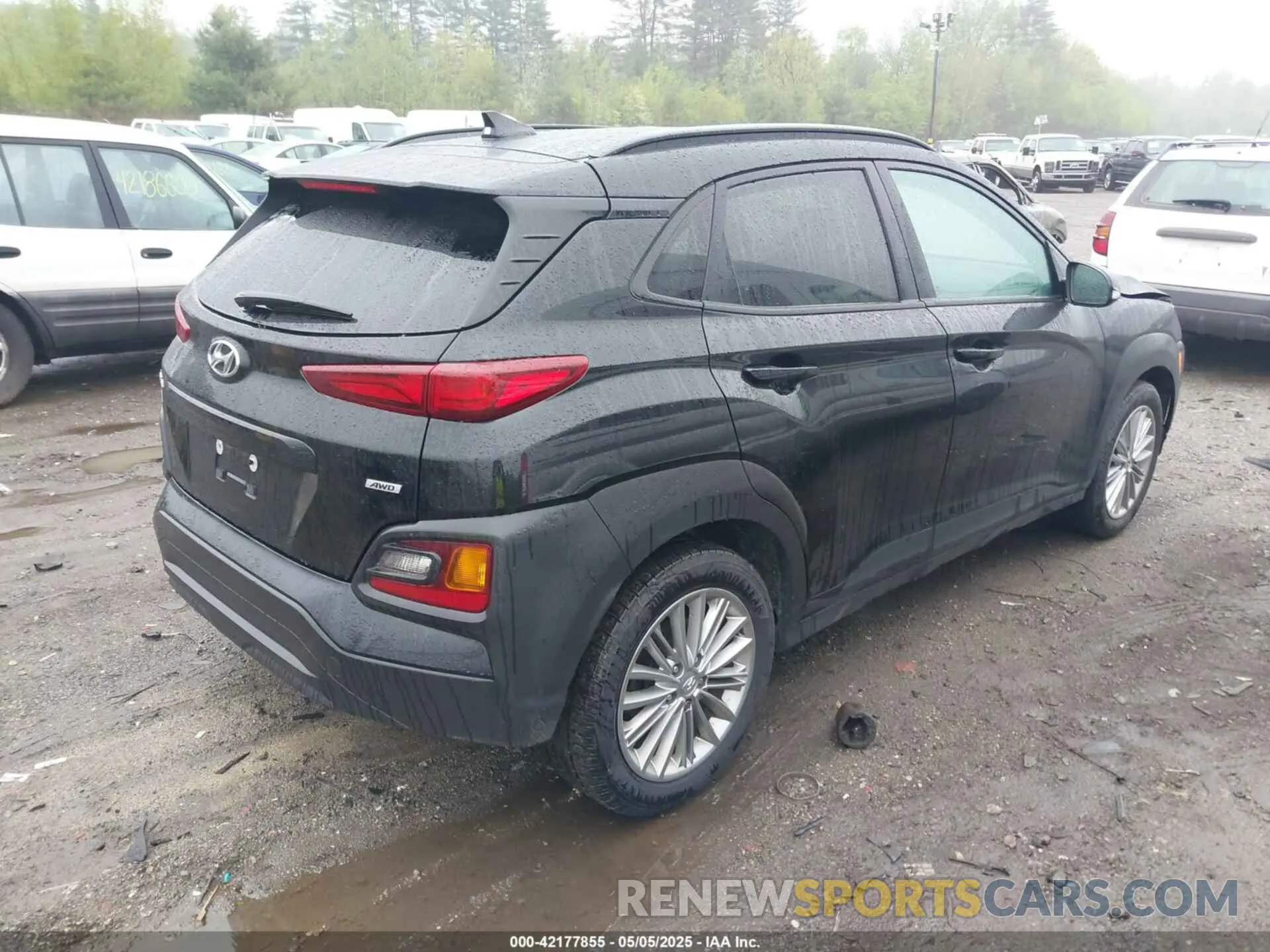 4 Photograph of a damaged car KM8K6CAA3MU682348 HYUNDAI KONA 2021