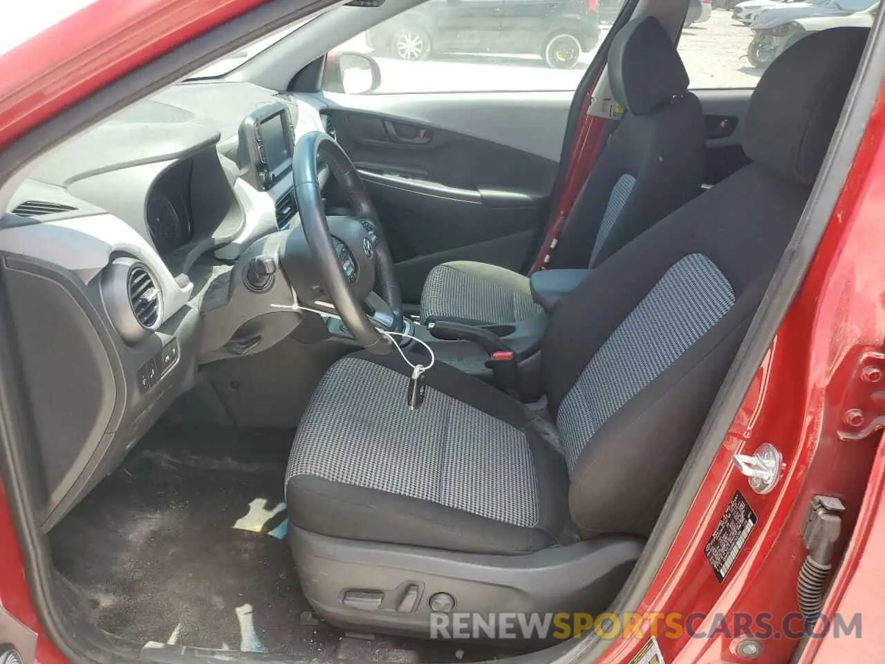 7 Photograph of a damaged car KM8K6CAA4MU745764 HYUNDAI KONA 2021