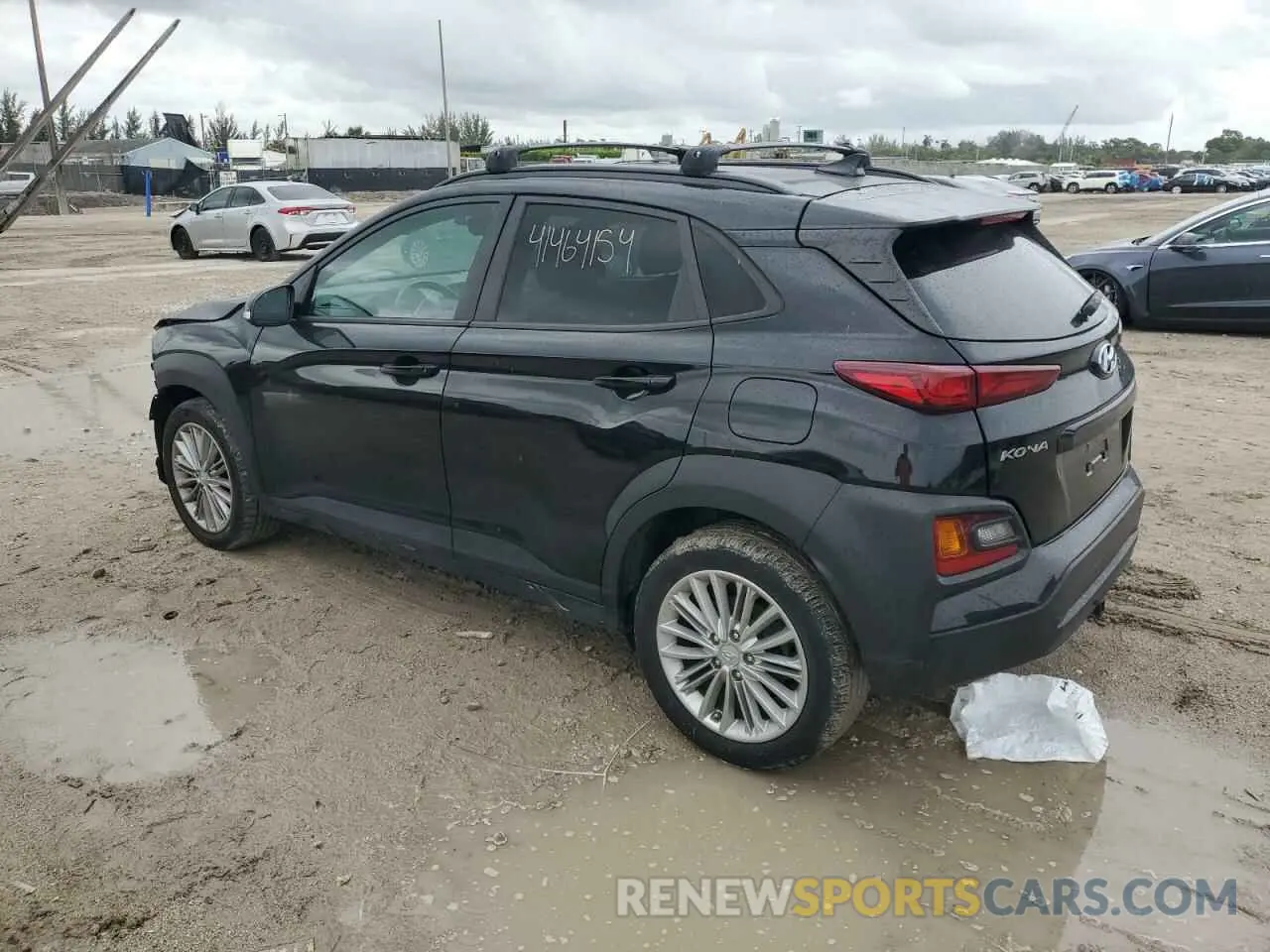 2 Photograph of a damaged car KM8K6CAA8MU739661 HYUNDAI KONA 2021