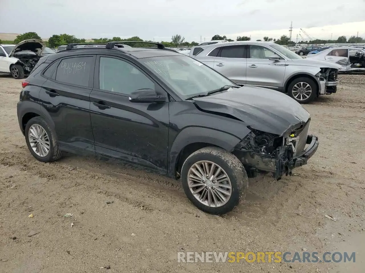 4 Photograph of a damaged car KM8K6CAA8MU739661 HYUNDAI KONA 2021