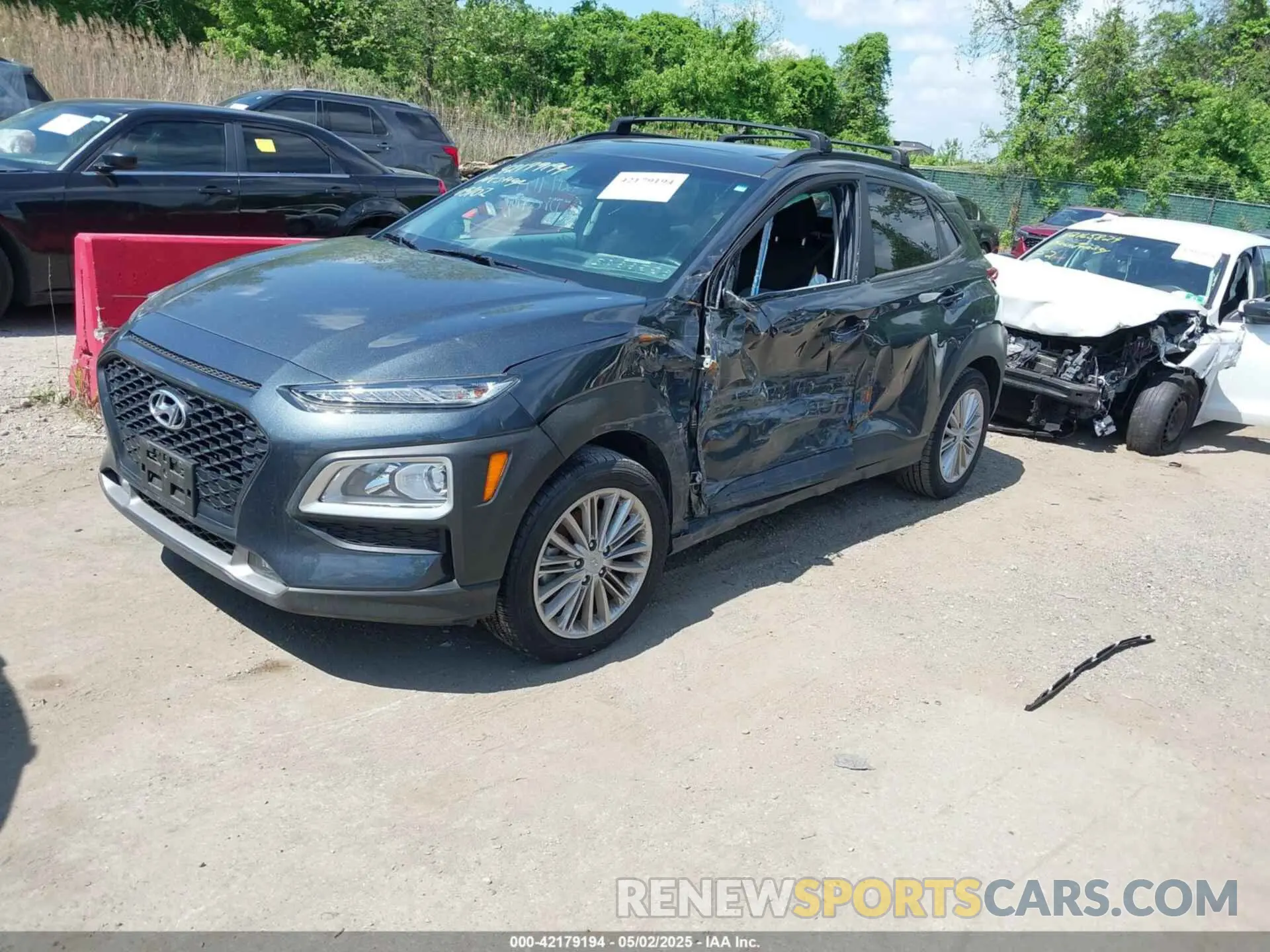 2 Photograph of a damaged car KM8K6CAA9MU676134 HYUNDAI KONA 2021