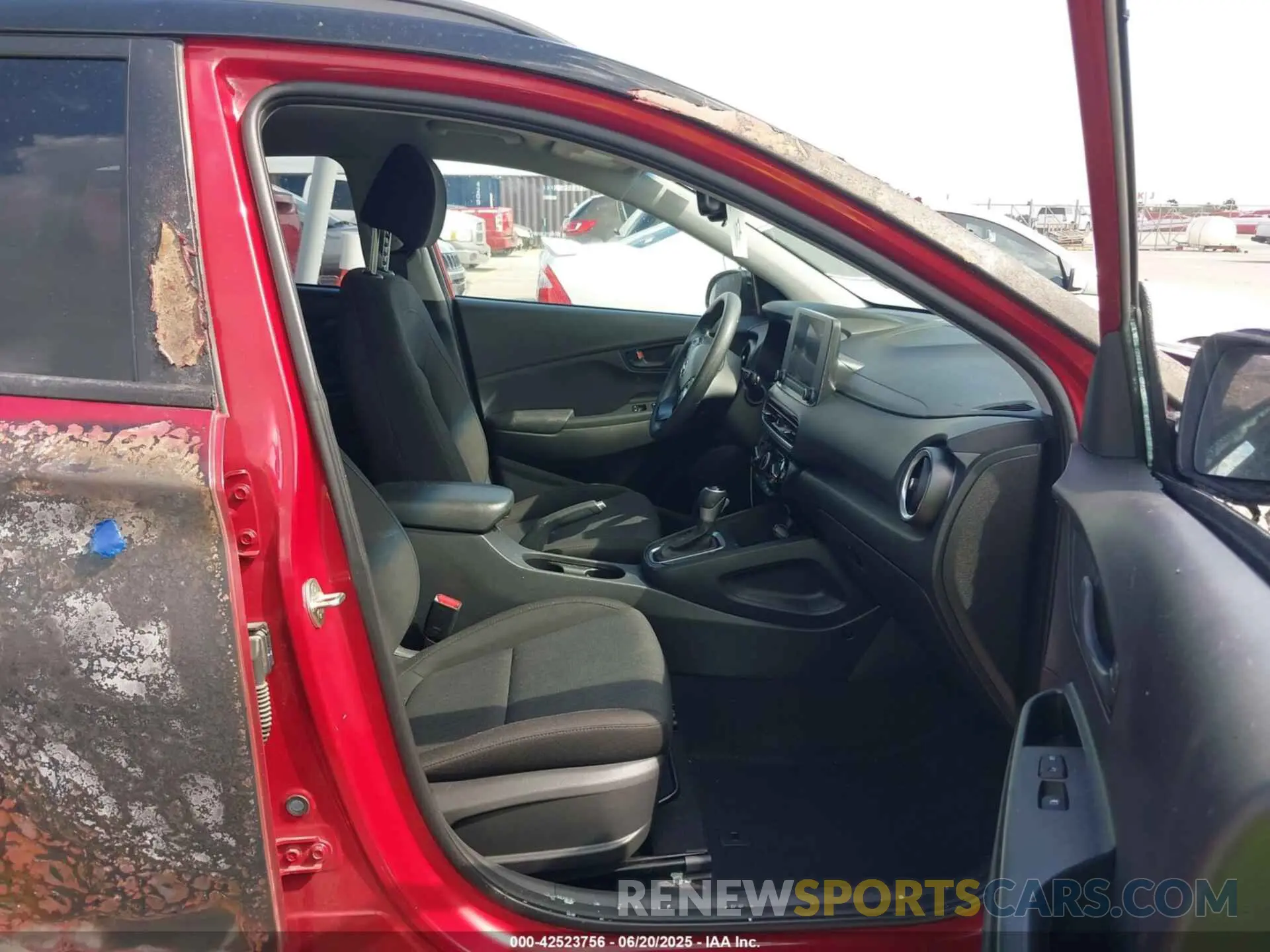 5 Photograph of a damaged car 0KM8K62ABNU760767 HYUNDAI KONA 2022