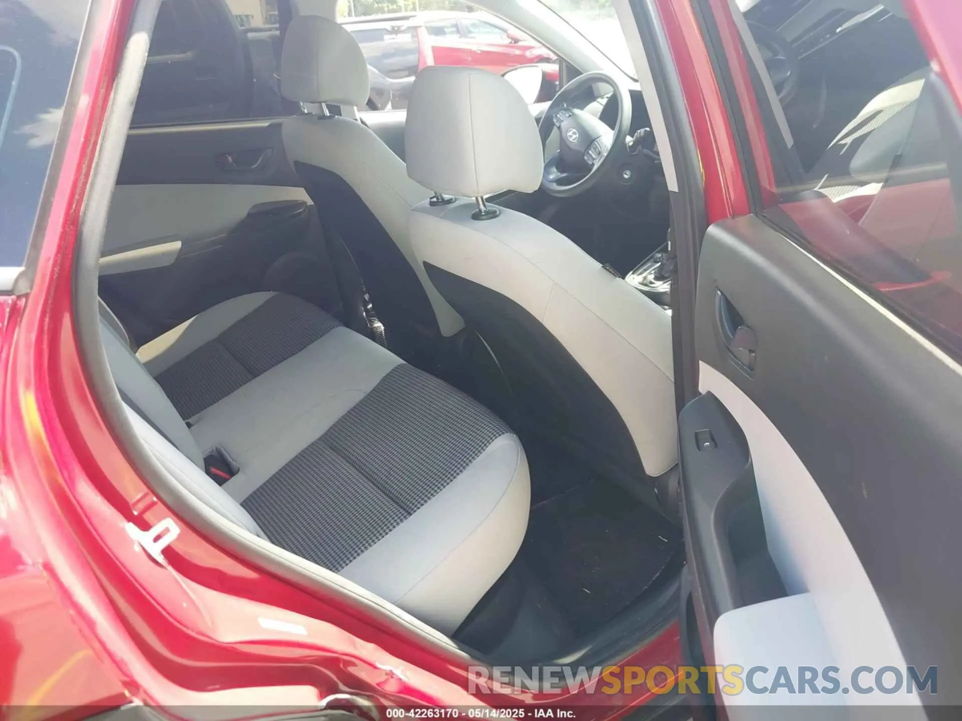 8 Photograph of a damaged car KM8K22AB0NU807287 HYUNDAI KONA 2022