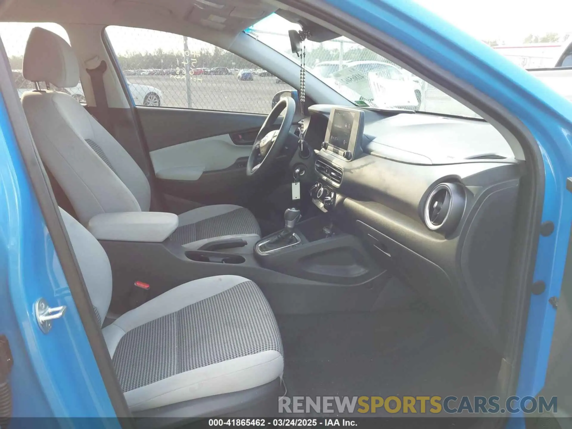 5 Photograph of a damaged car KM8K22AB1NU771321 HYUNDAI KONA 2022