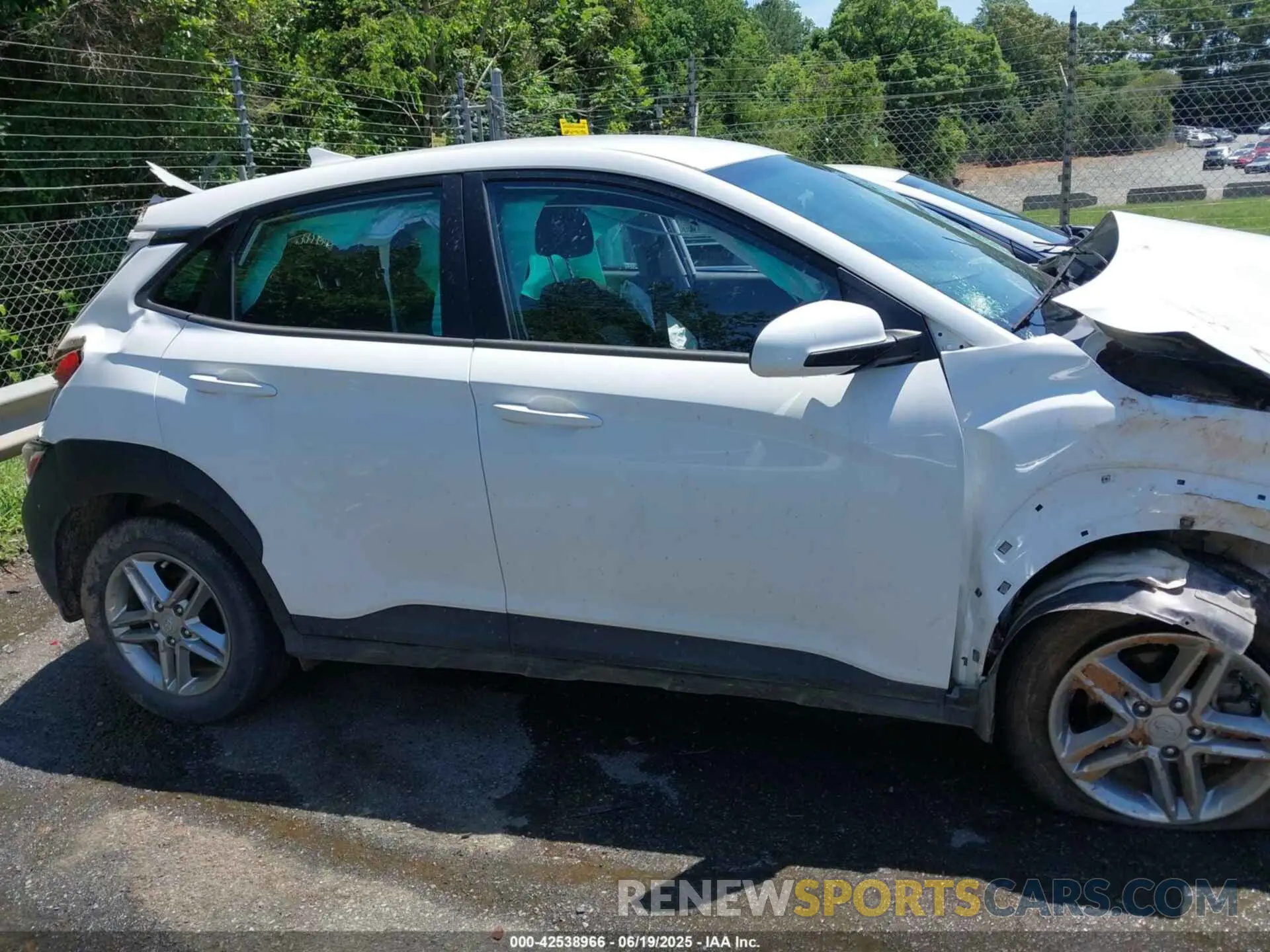 13 Photograph of a damaged car KM8K22AB5NU823047 HYUNDAI KONA 2022