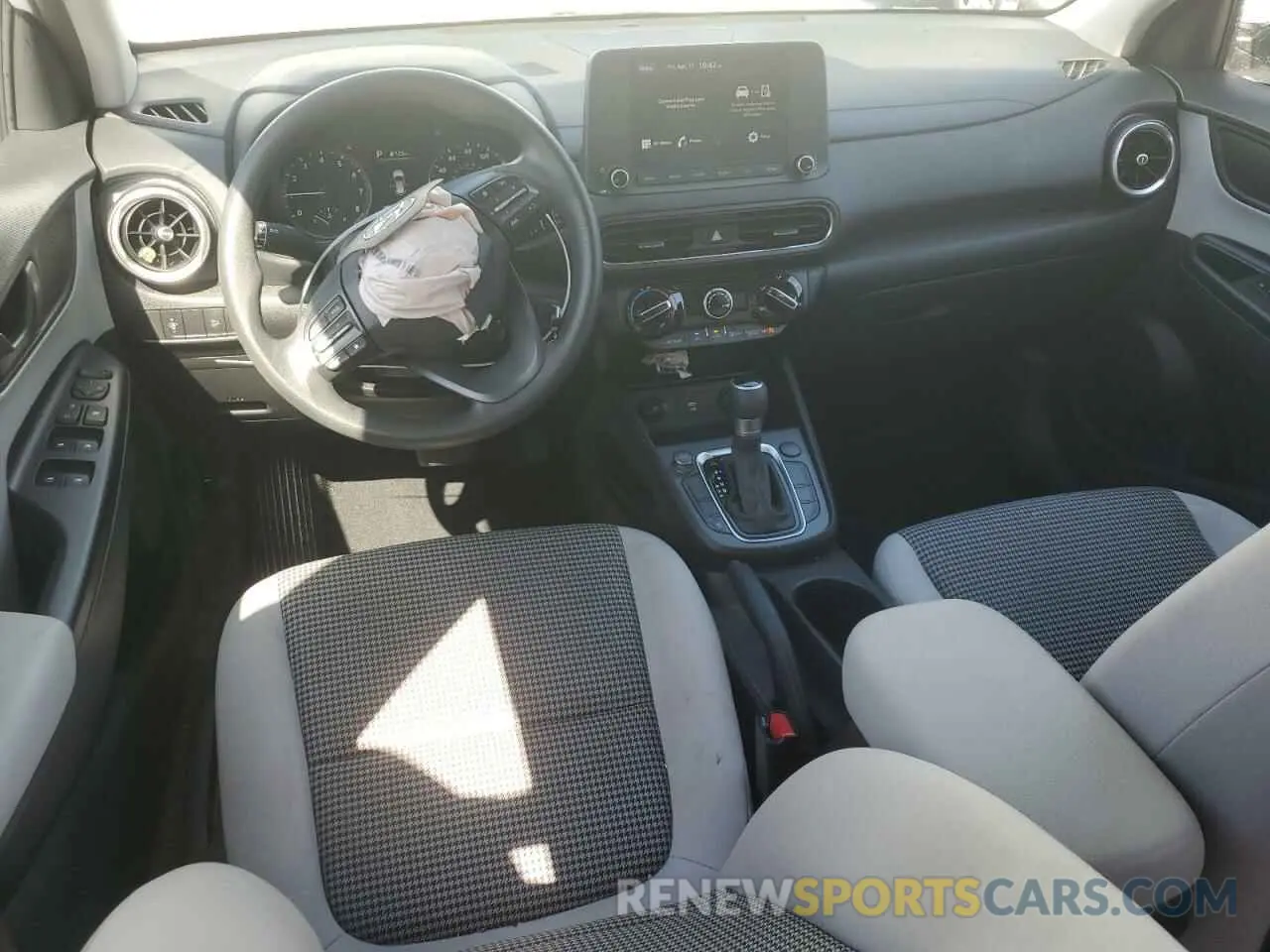 8 Photograph of a damaged car KM8K22AB7NU899045 HYUNDAI KONA 2022