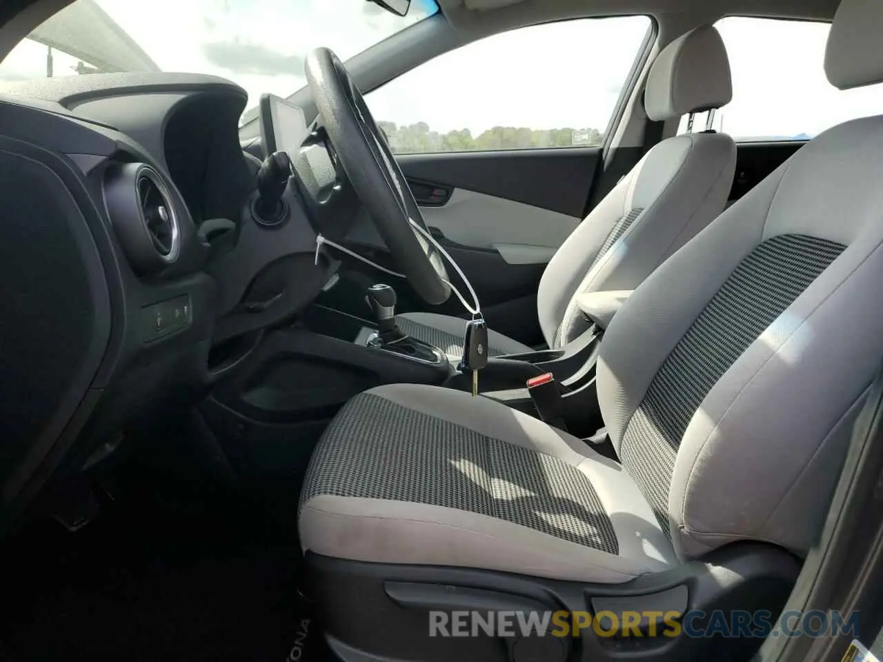 7 Photograph of a damaged car KM8K22AB8NU804699 HYUNDAI KONA 2022