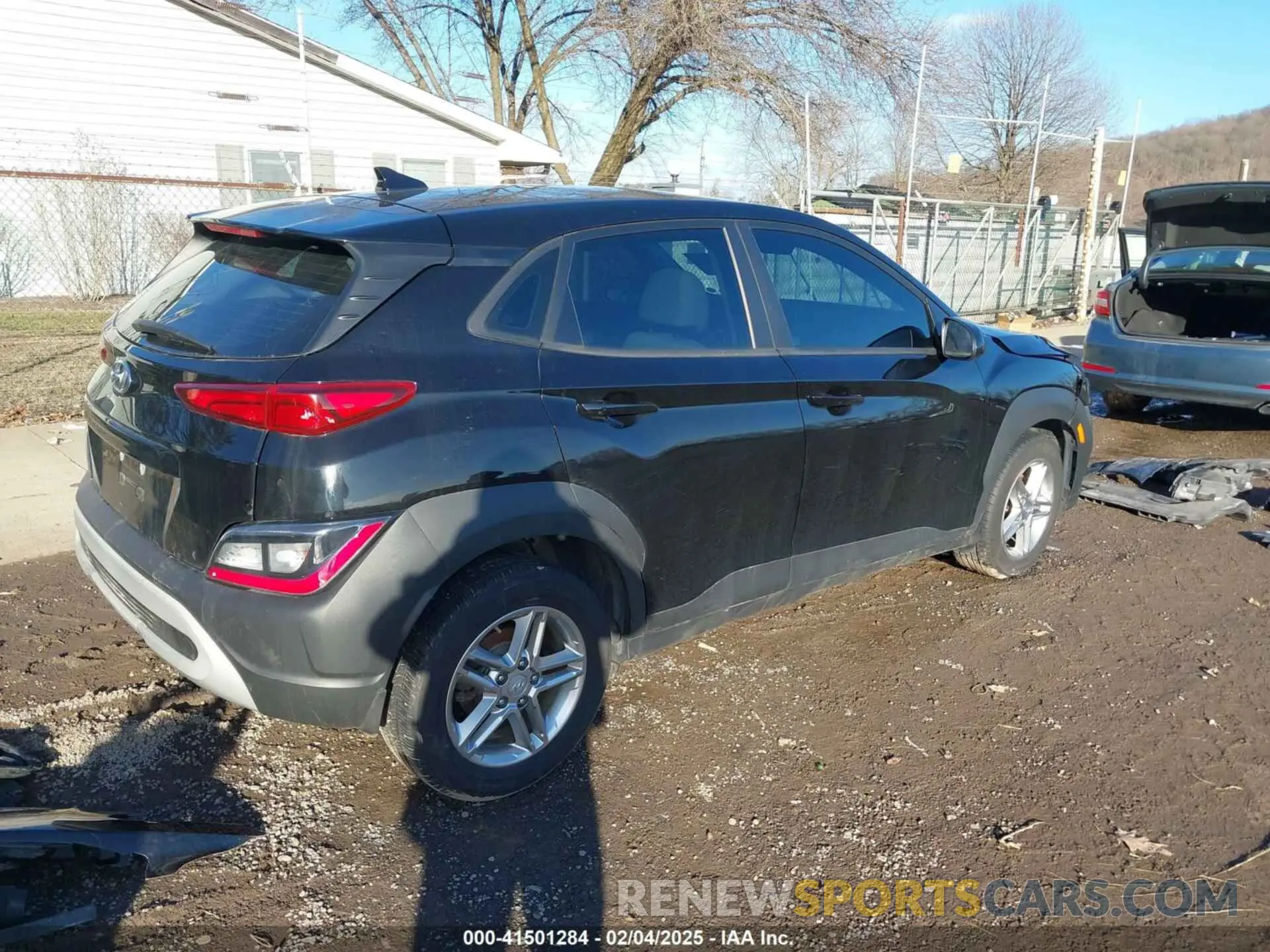 4 Photograph of a damaged car KM8K22AB9NU875233 HYUNDAI KONA 2022