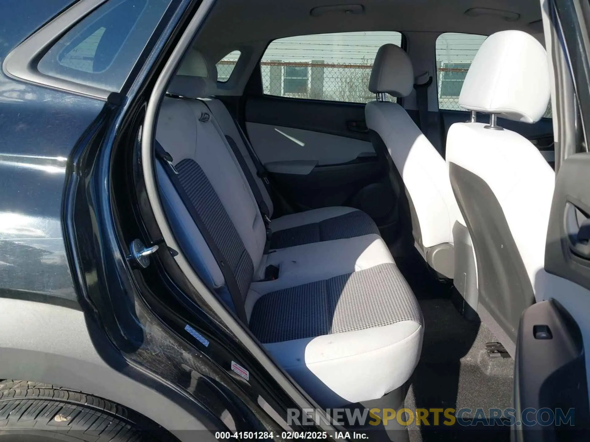 8 Photograph of a damaged car KM8K22AB9NU875233 HYUNDAI KONA 2022