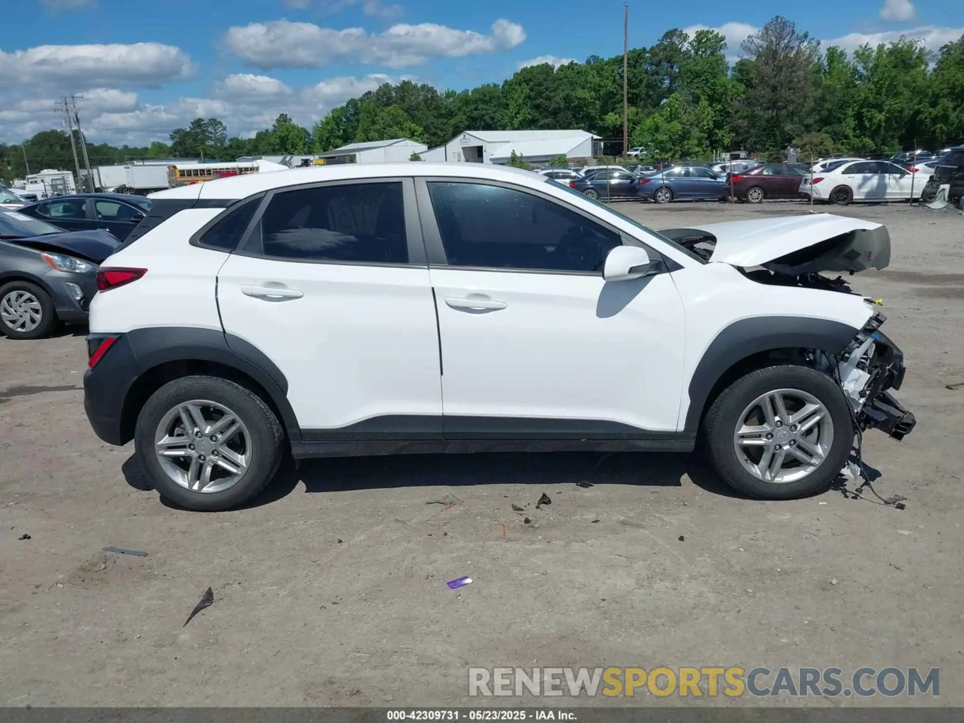 13 Photograph of a damaged car KM8K2CAB1NU825562 HYUNDAI KONA 2022