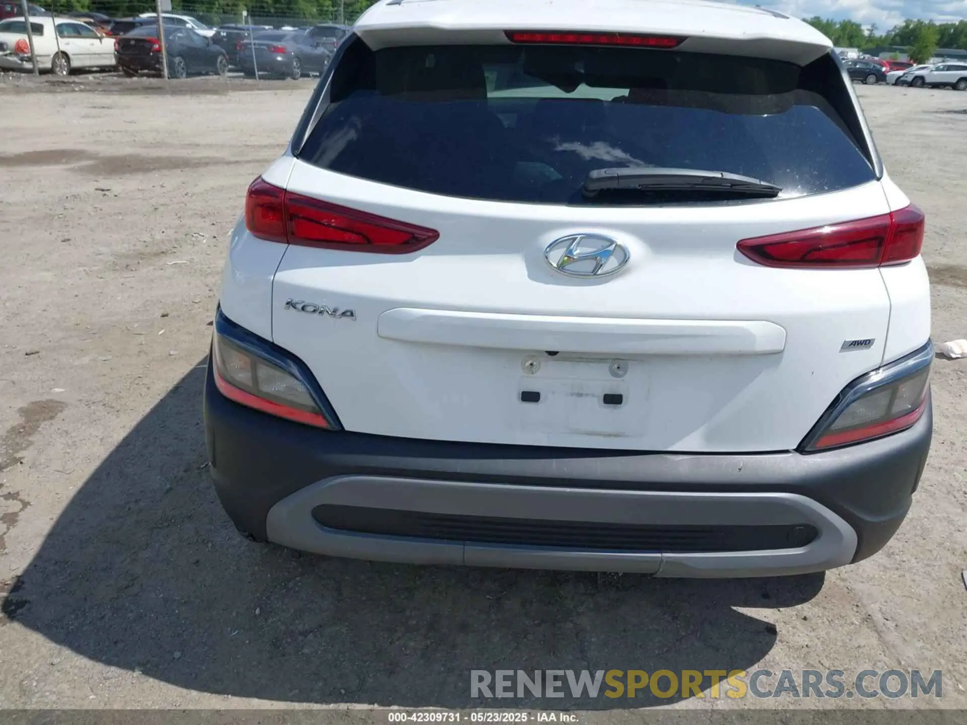 16 Photograph of a damaged car KM8K2CAB1NU825562 HYUNDAI KONA 2022