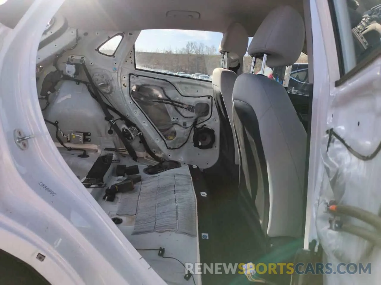 11 Photograph of a damaged car KM8K2CAB1NU830115 HYUNDAI KONA 2022