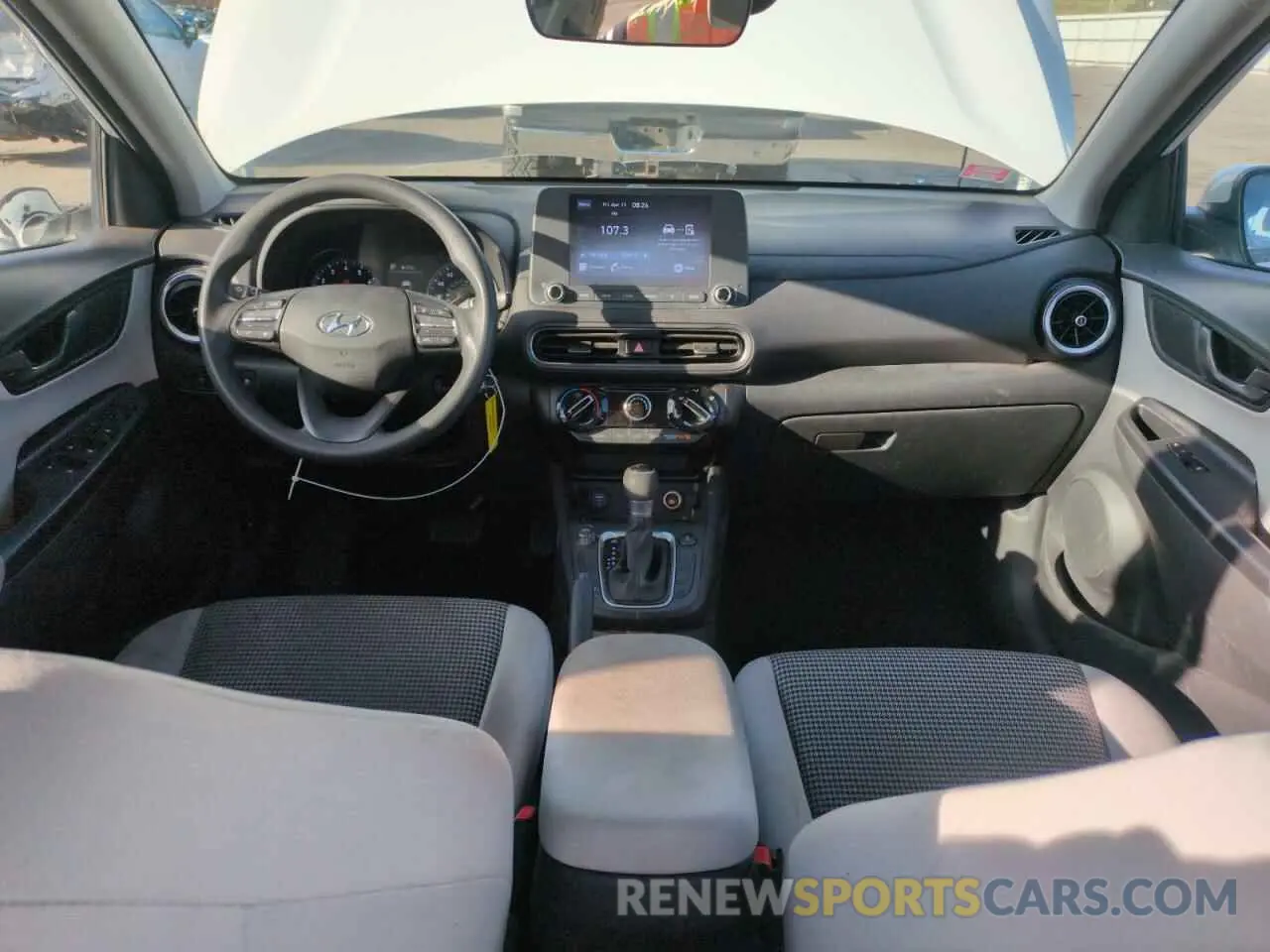 8 Photograph of a damaged car KM8K2CAB1NU830115 HYUNDAI KONA 2022