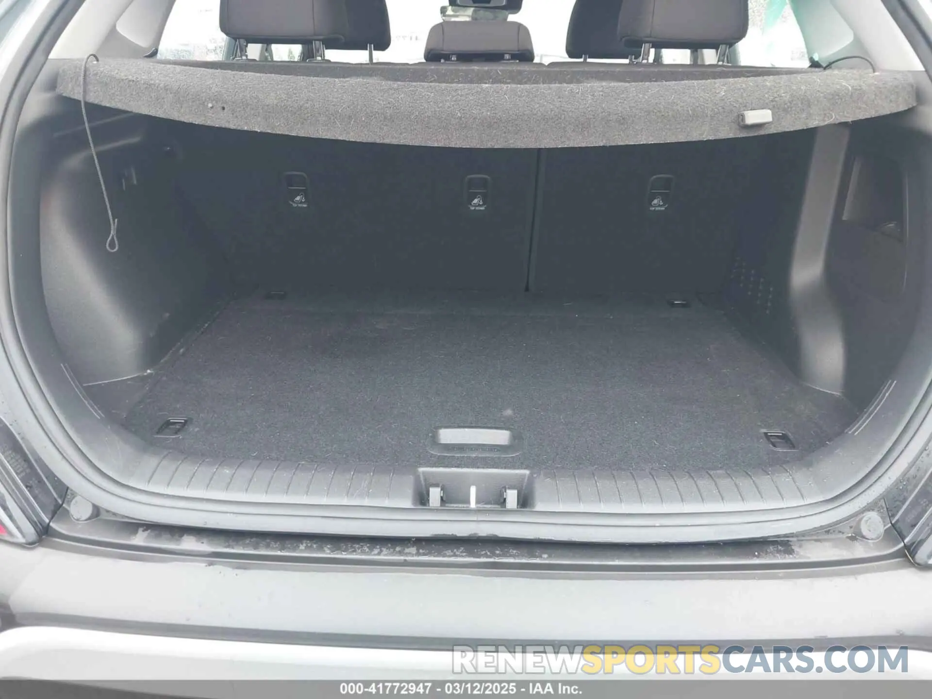 18 Photograph of a damaged car KM8K2CAB3NU839432 HYUNDAI KONA 2022