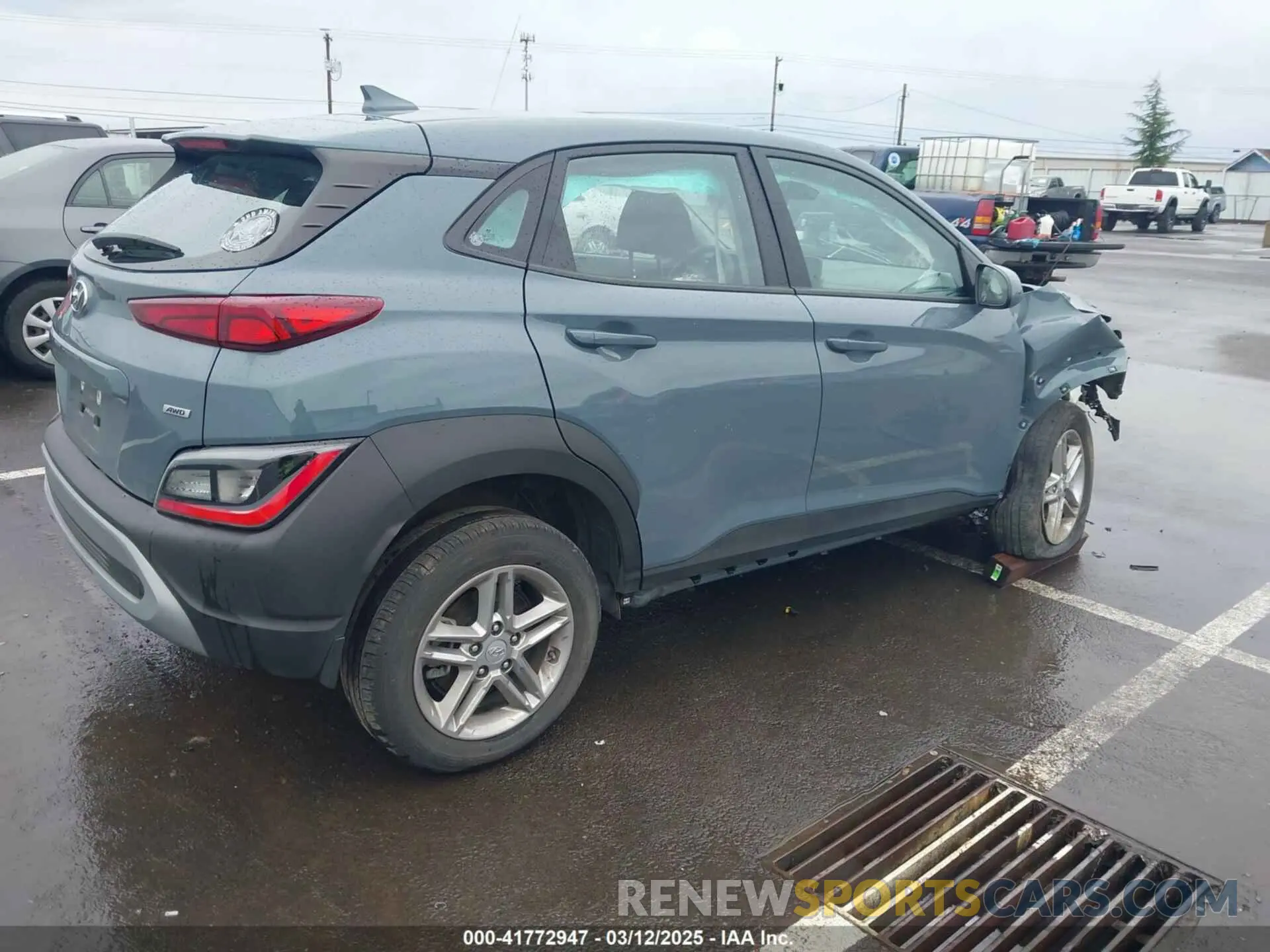 4 Photograph of a damaged car KM8K2CAB3NU839432 HYUNDAI KONA 2022