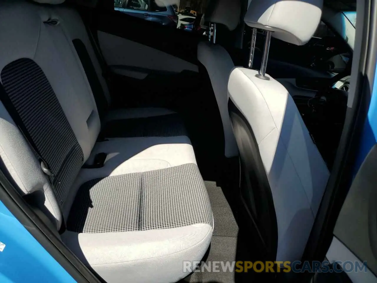 11 Photograph of a damaged car KM8K2CAB3NU866257 HYUNDAI KONA 2022
