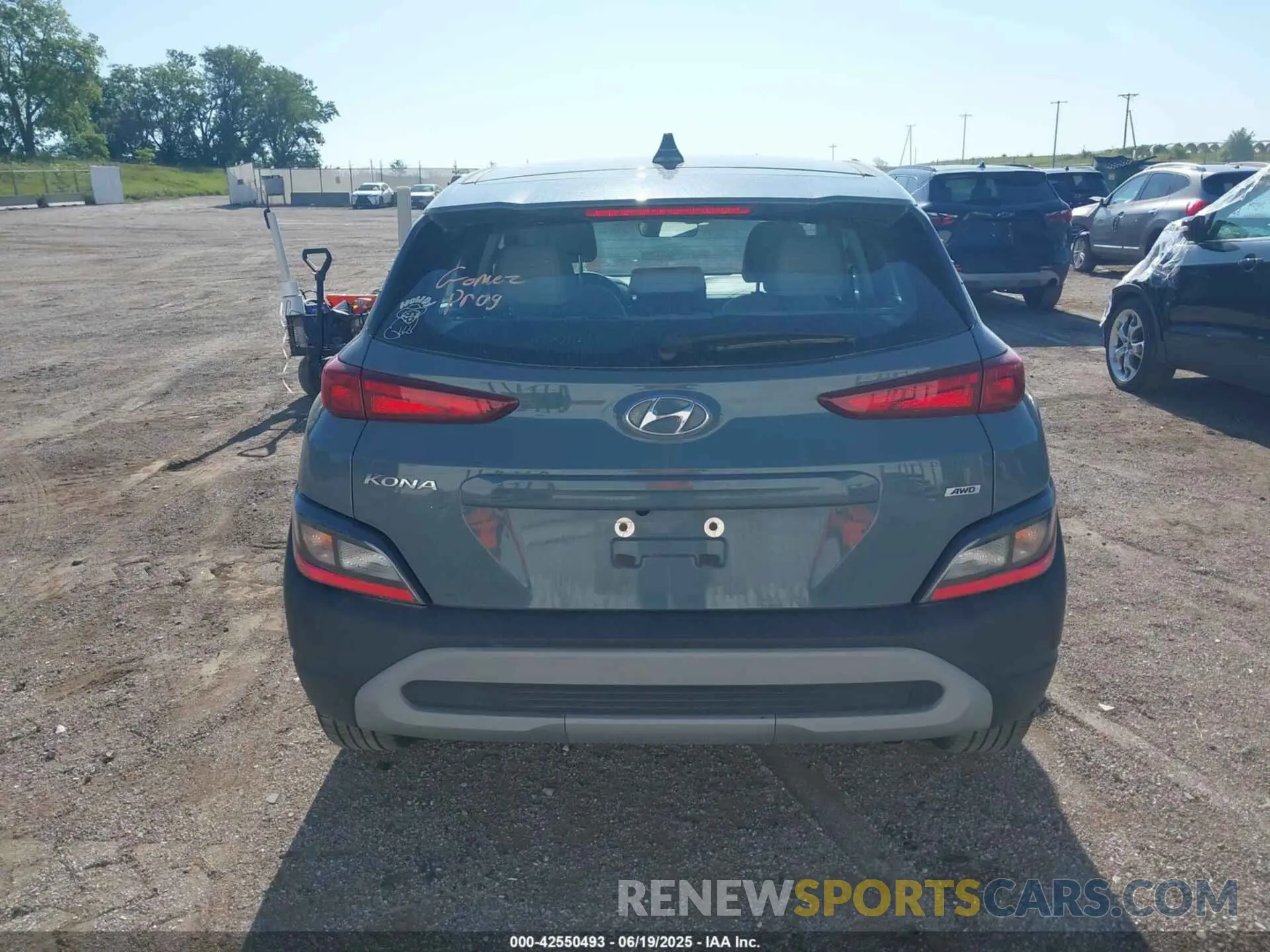 17 Photograph of a damaged car KM8K2CAB3NU876819 HYUNDAI KONA 2022