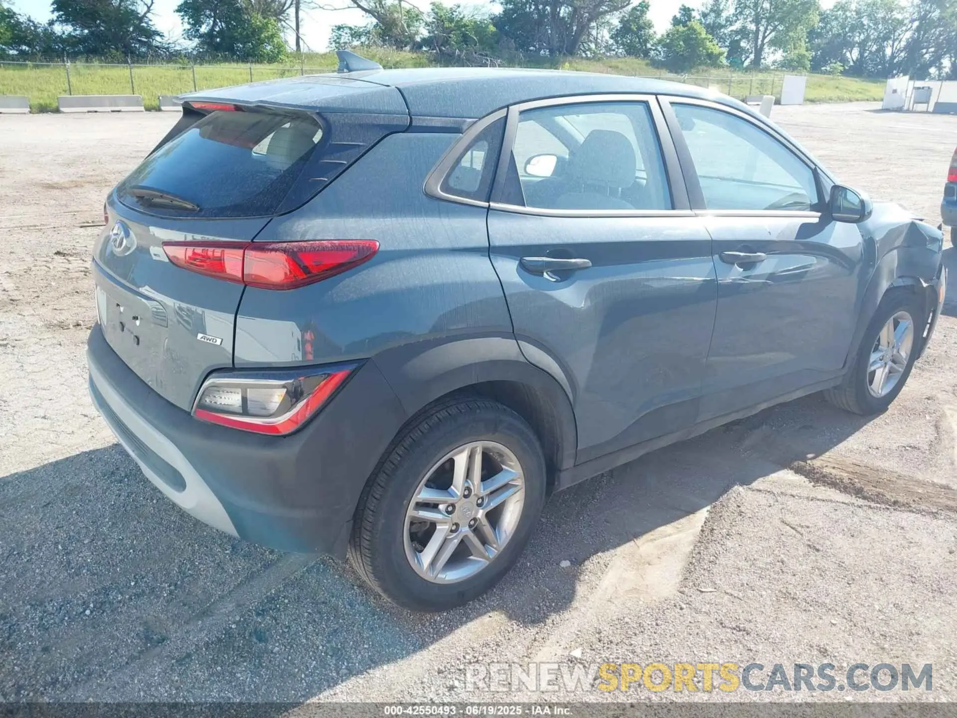 4 Photograph of a damaged car KM8K2CAB3NU876819 HYUNDAI KONA 2022