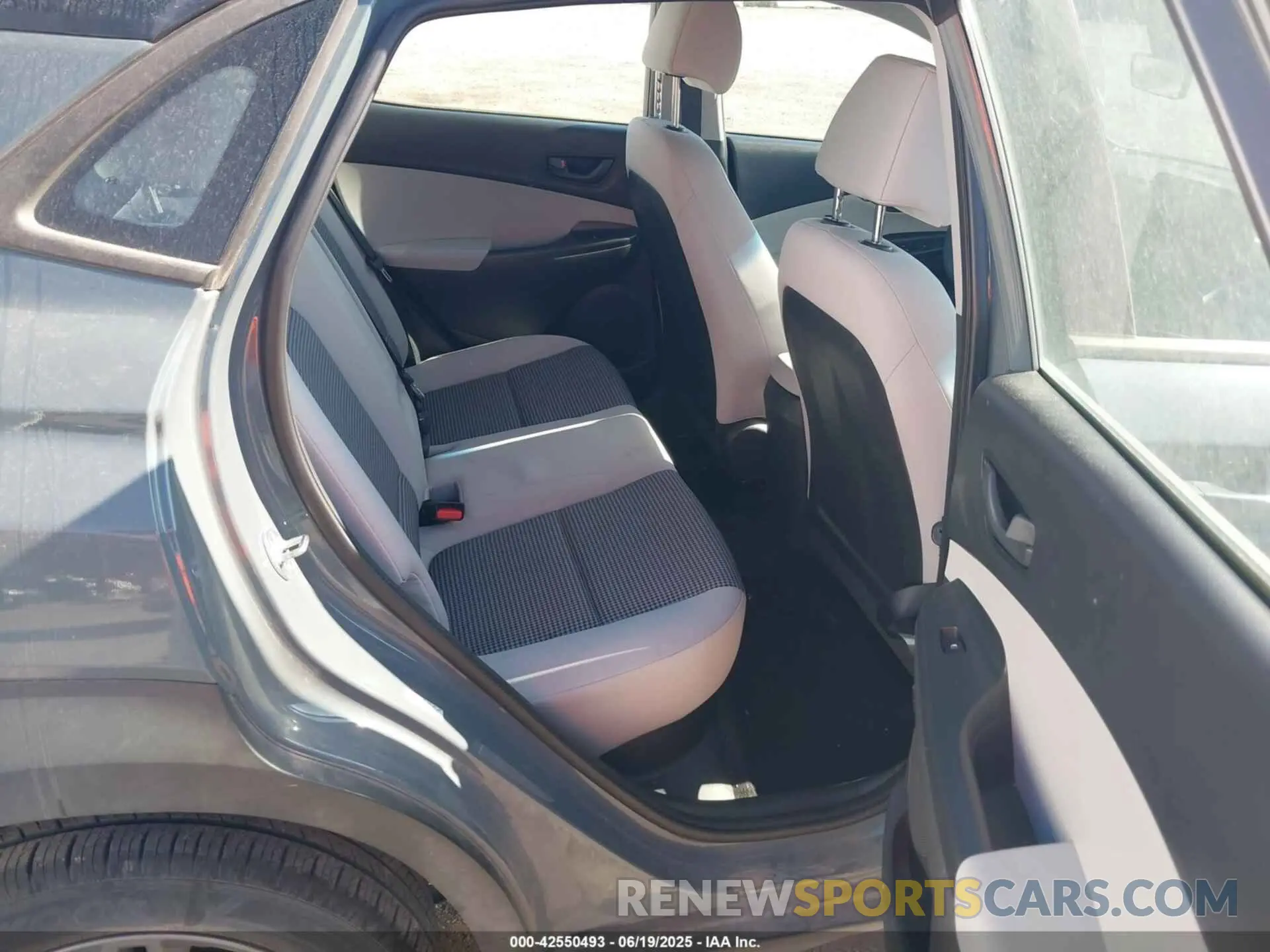 8 Photograph of a damaged car KM8K2CAB3NU876819 HYUNDAI KONA 2022