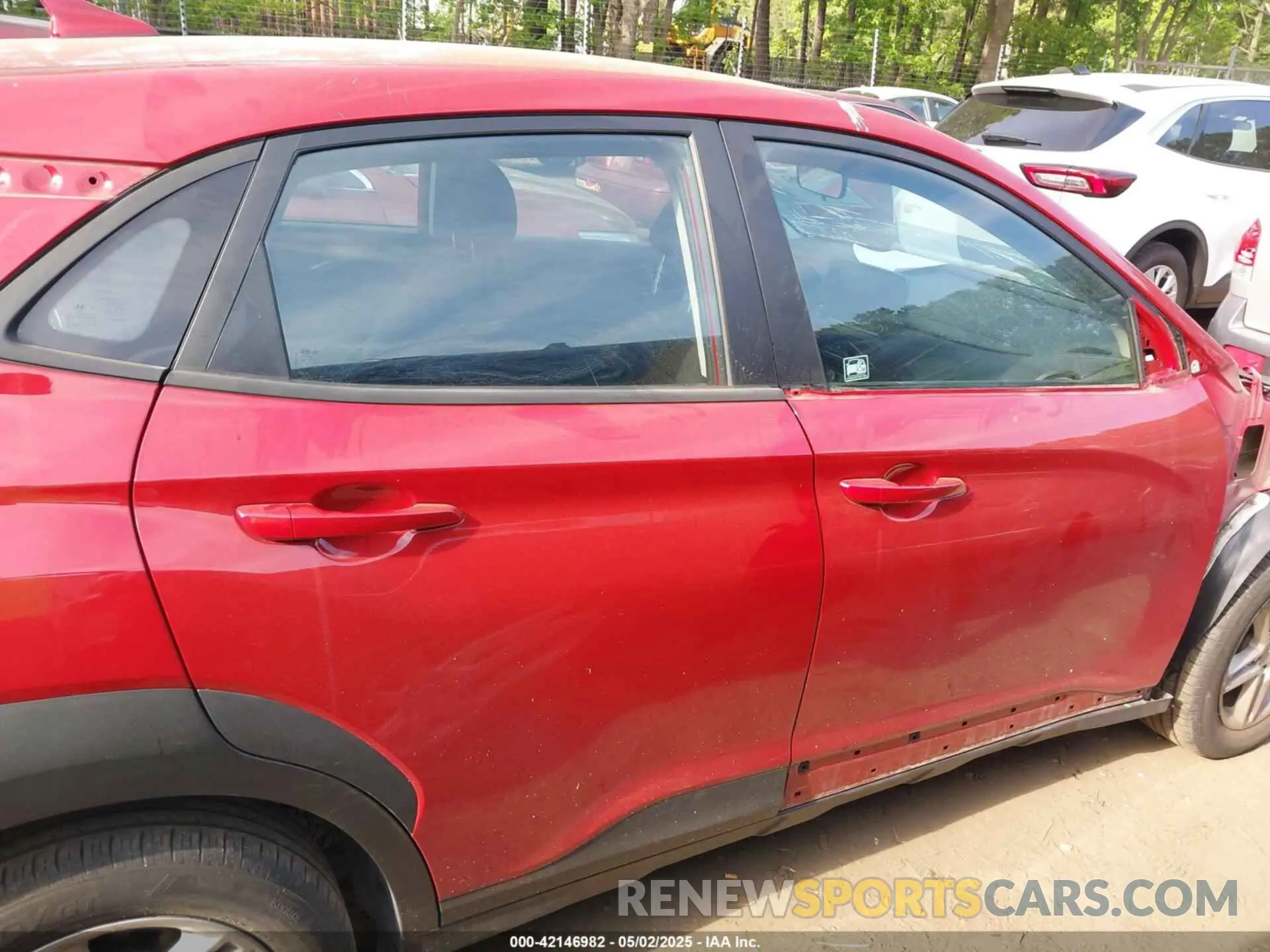 13 Photograph of a damaged car KM8K2CAB4NU825653 HYUNDAI KONA 2022