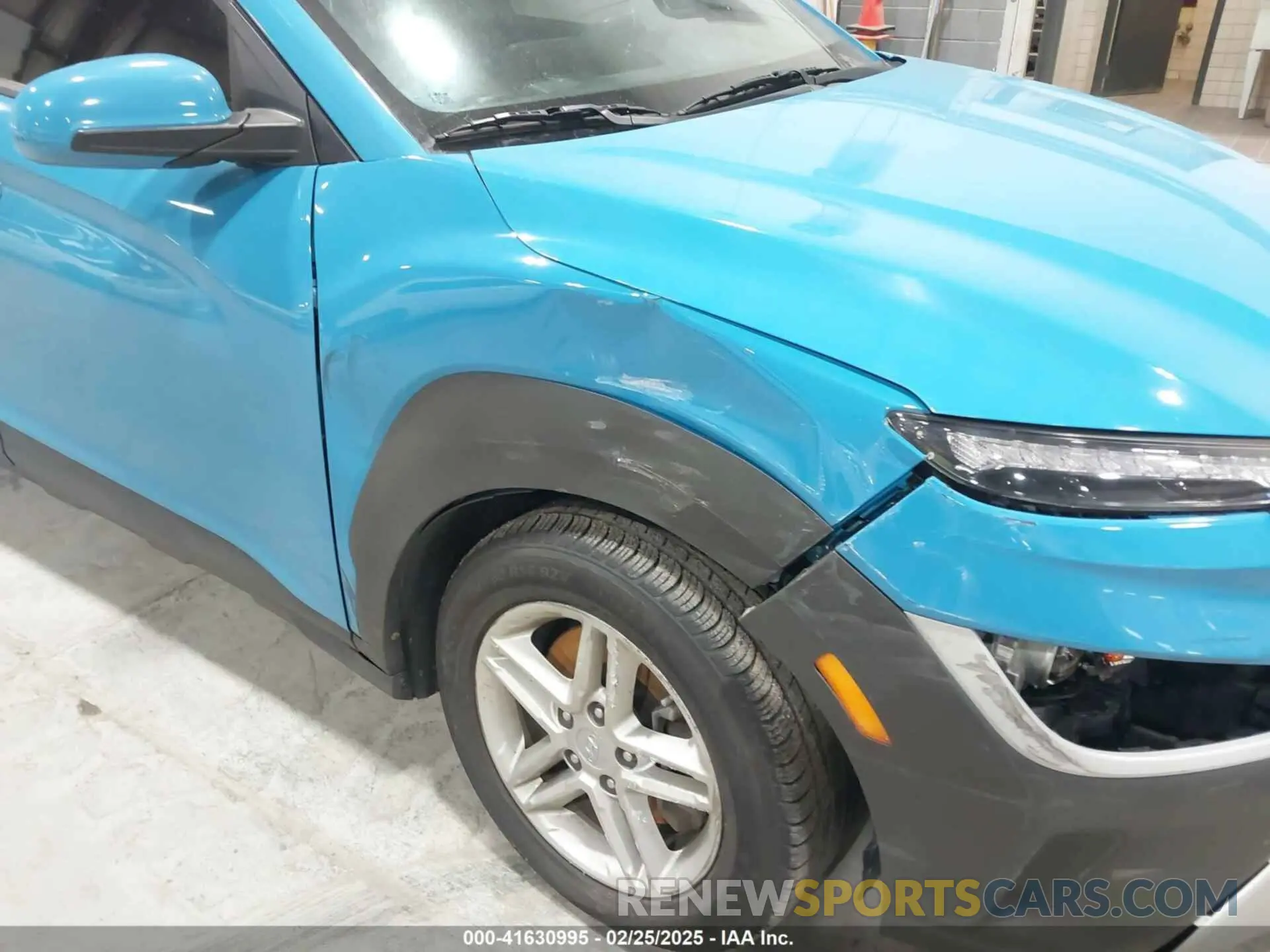 17 Photograph of a damaged car KM8K2CAB4NU878255 HYUNDAI KONA 2022