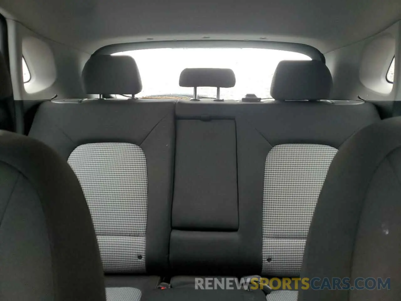 10 Photograph of a damaged car KM8K2CAB5NU842106 HYUNDAI KONA 2022
