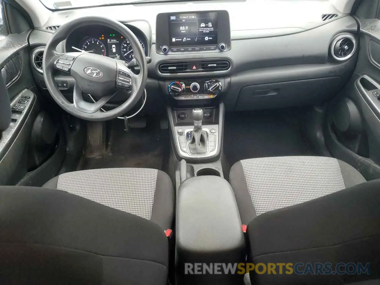 8 Photograph of a damaged car KM8K2CAB5NU842106 HYUNDAI KONA 2022