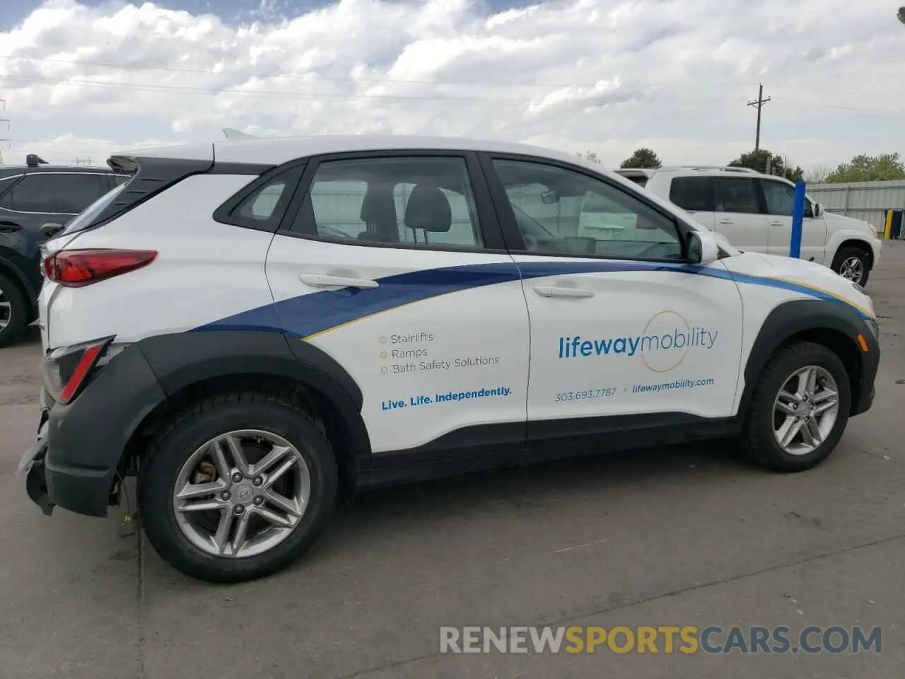 3 Photograph of a damaged car KM8K2CAB8NU815630 HYUNDAI KONA 2022