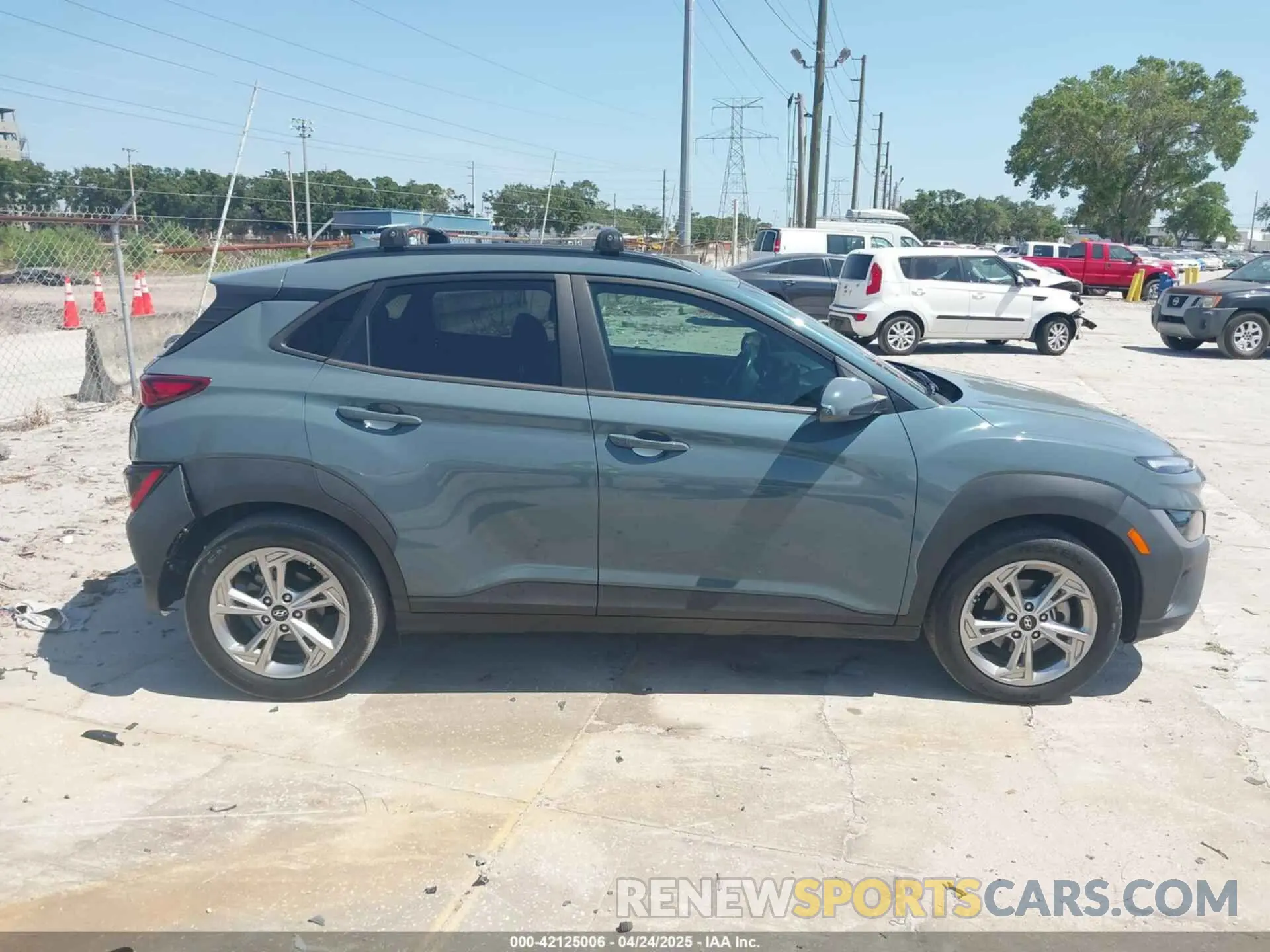 13 Photograph of a damaged car KM8K32AB7NU795104 HYUNDAI KONA 2022