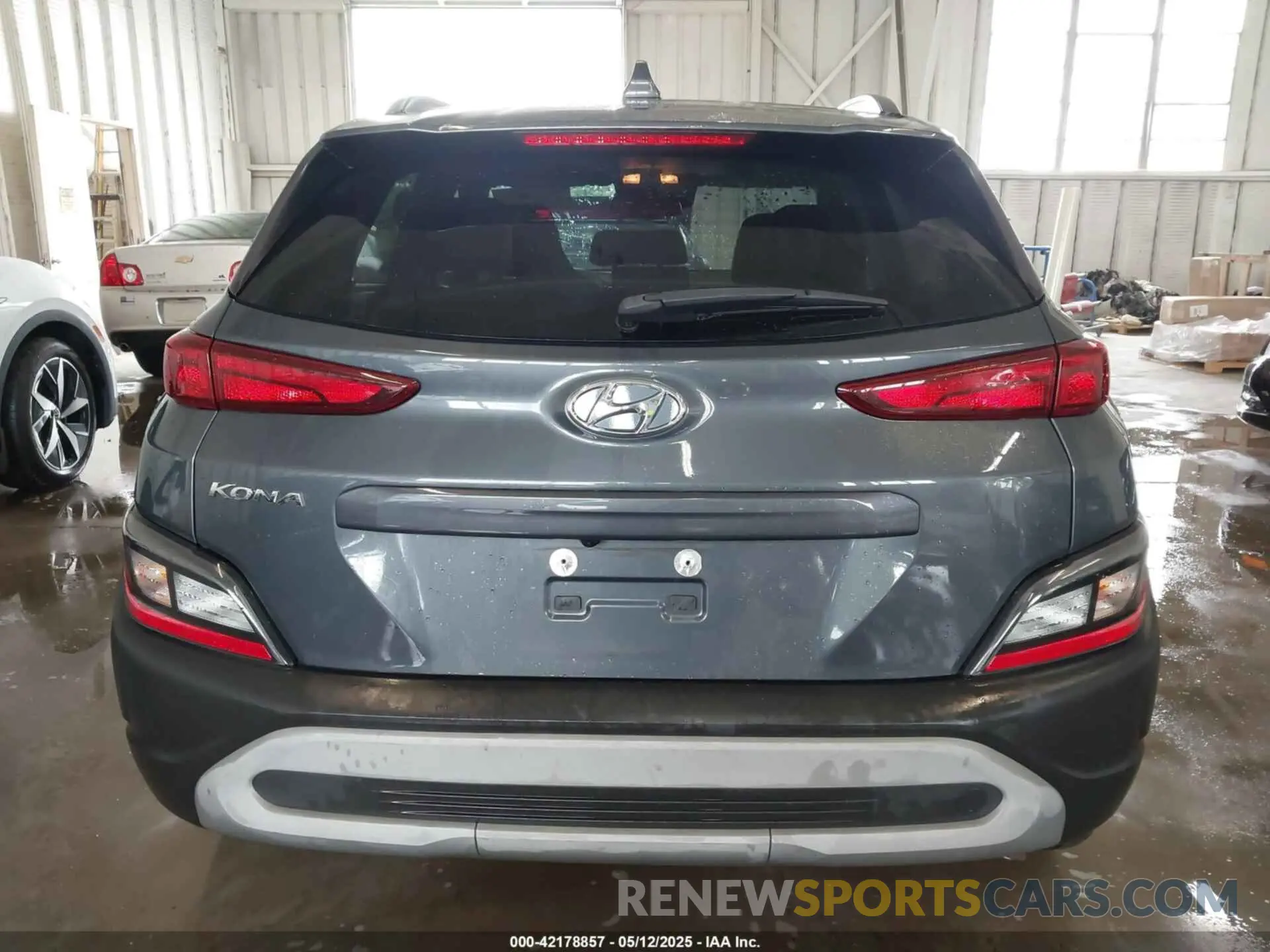 17 Photograph of a damaged car KM8K32ABXNU880163 HYUNDAI KONA 2022