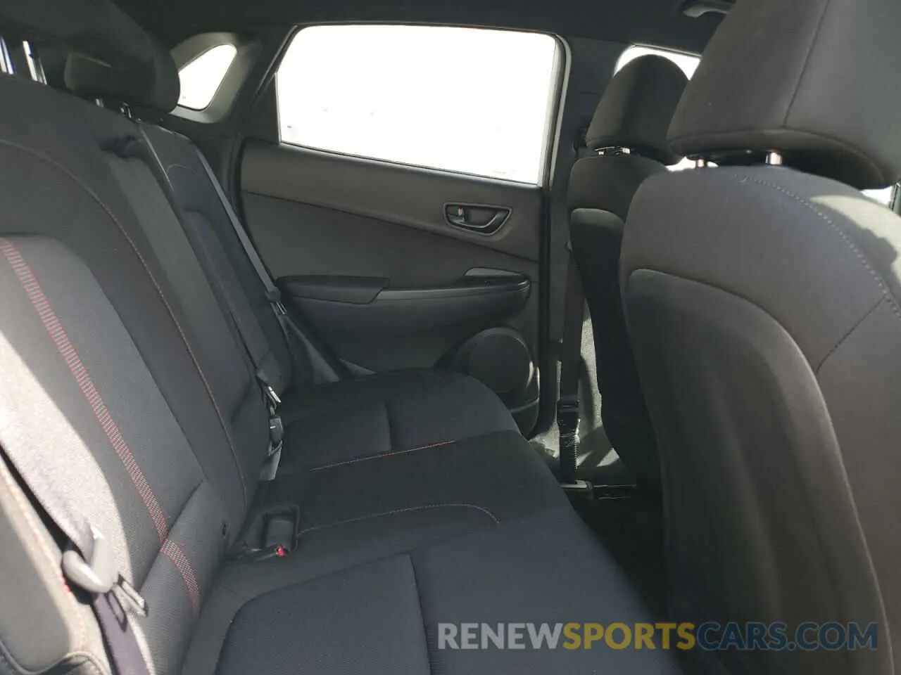 11 Photograph of a damaged car KM8K33A30NU770396 HYUNDAI KONA 2022