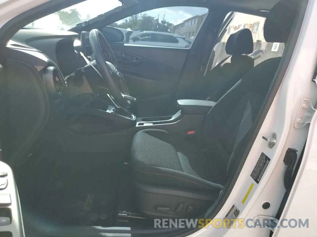 7 Photograph of a damaged car KM8K33A33NU867480 HYUNDAI KONA 2022