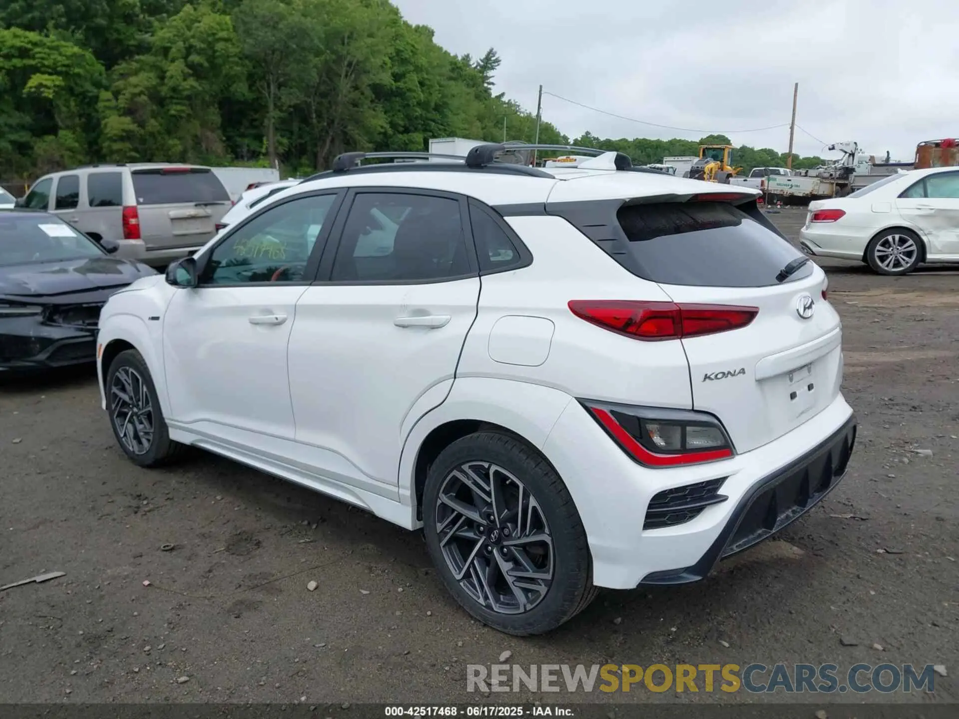 3 Photograph of a damaged car KM8K3CA31NU840813 HYUNDAI KONA 2022