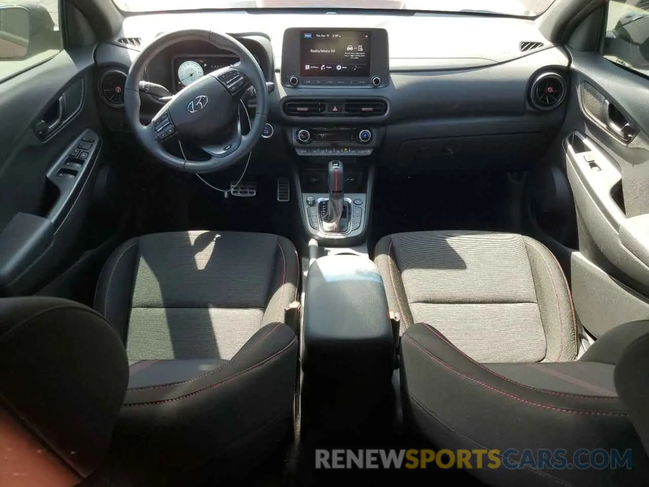 8 Photograph of a damaged car KM8K3CA3XNU801301 HYUNDAI KONA 2022