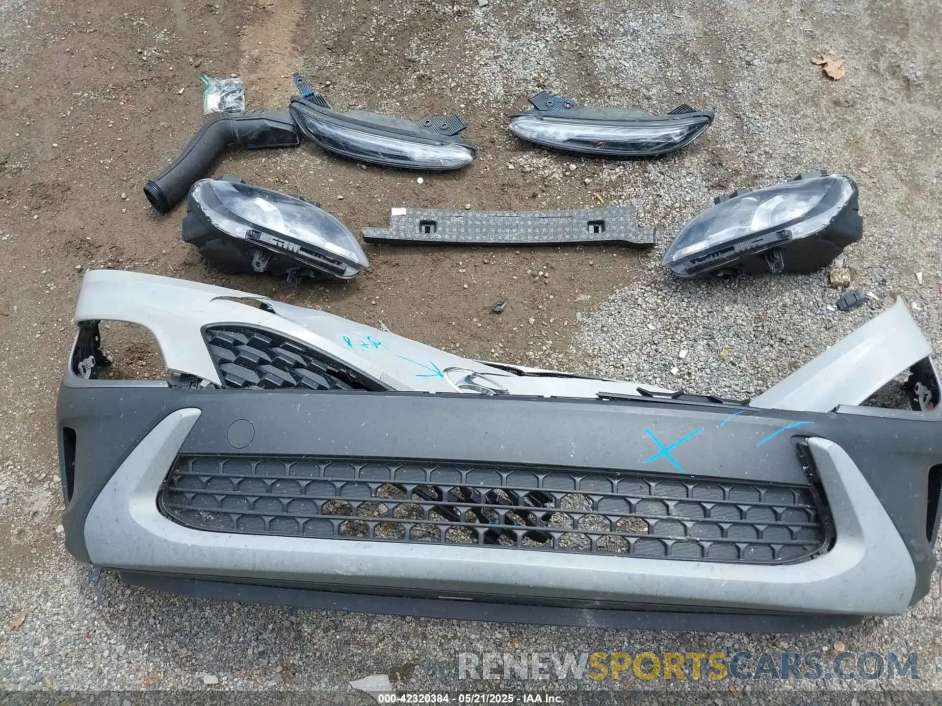 12 Photograph of a damaged car KM8K3CAB0NU901527 HYUNDAI KONA 2022
