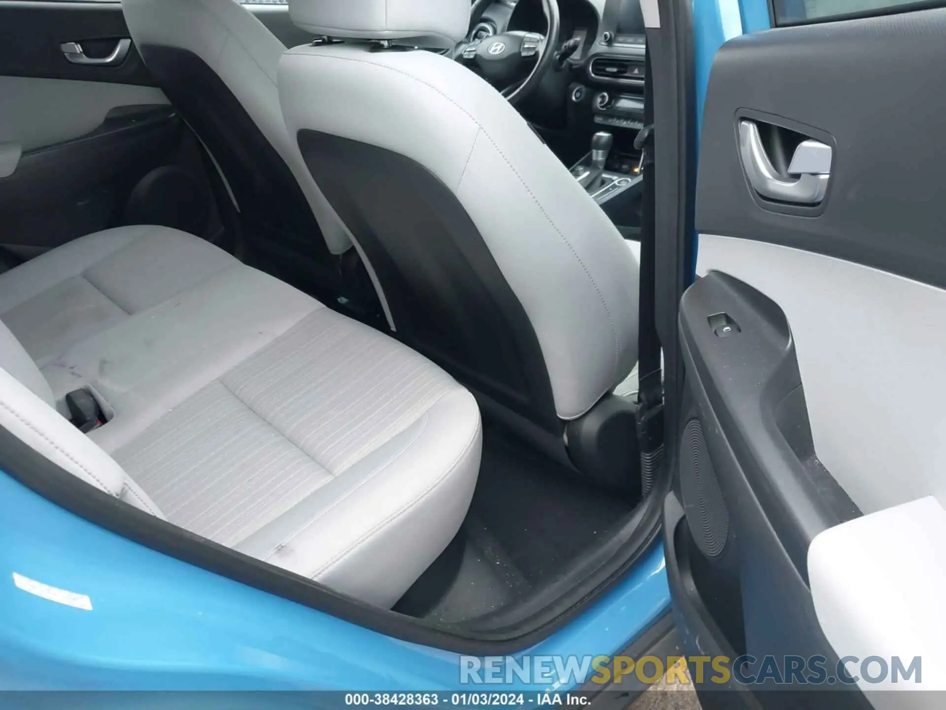 8 Photograph of a damaged car KM8K3CAB1NU762587 HYUNDAI KONA 2022