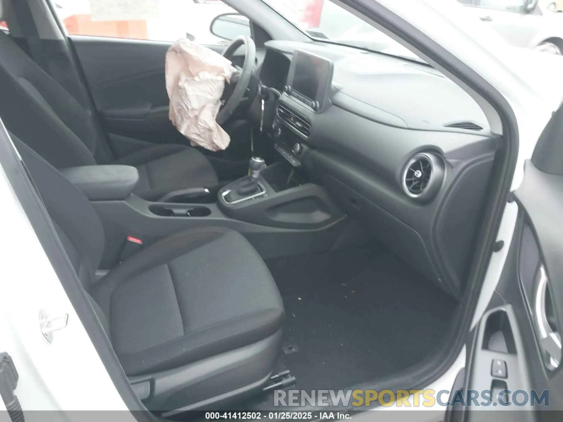 5 Photograph of a damaged car KM8K3CAB3NU786387 HYUNDAI KONA 2022