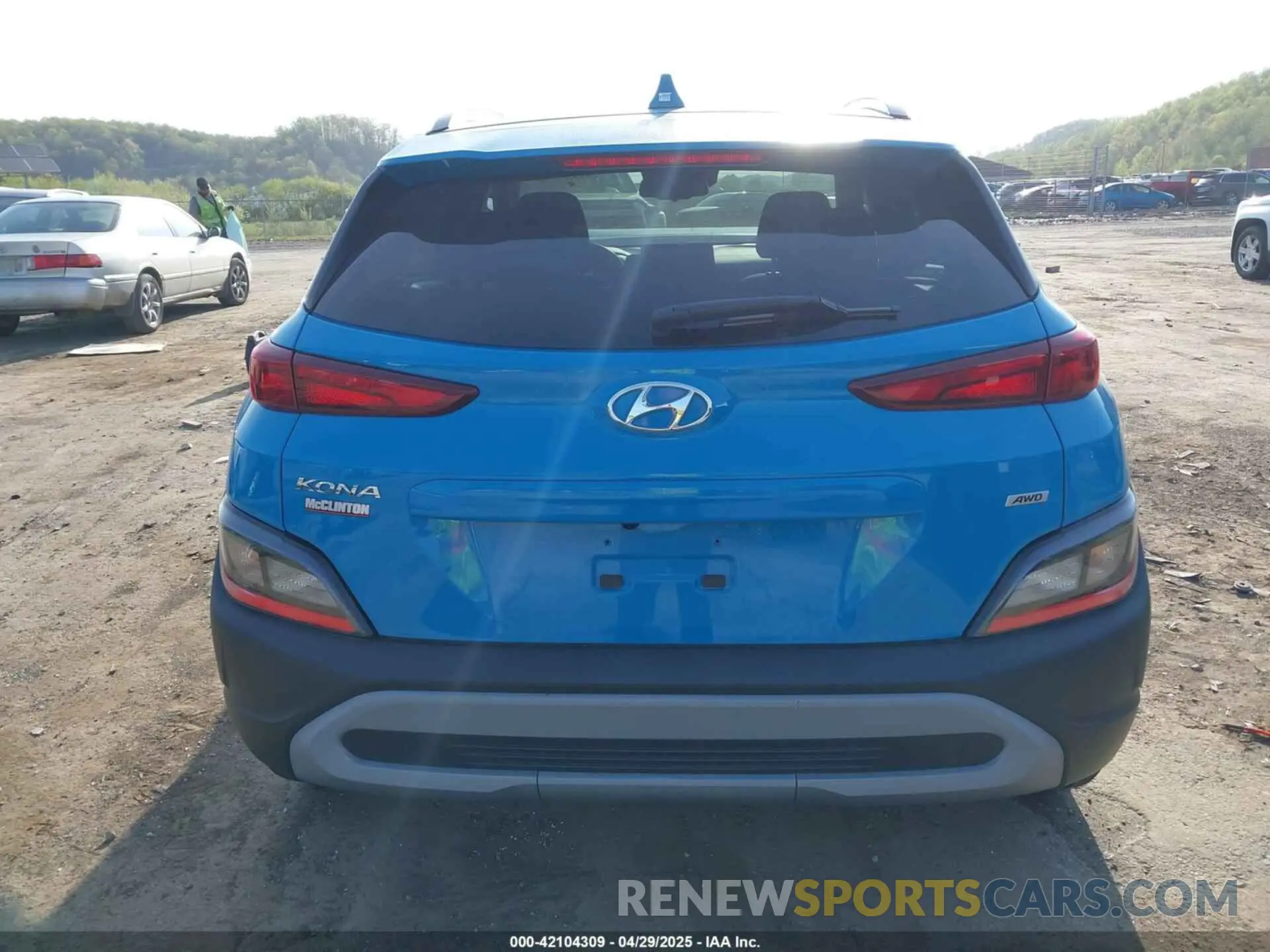 17 Photograph of a damaged car KM8K3CAB5NU903239 HYUNDAI KONA 2022