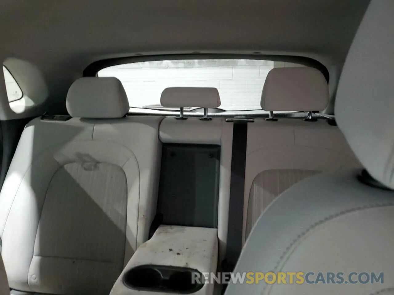 10 Photograph of a damaged car KM8K3CAB6NU818846 HYUNDAI KONA 2022