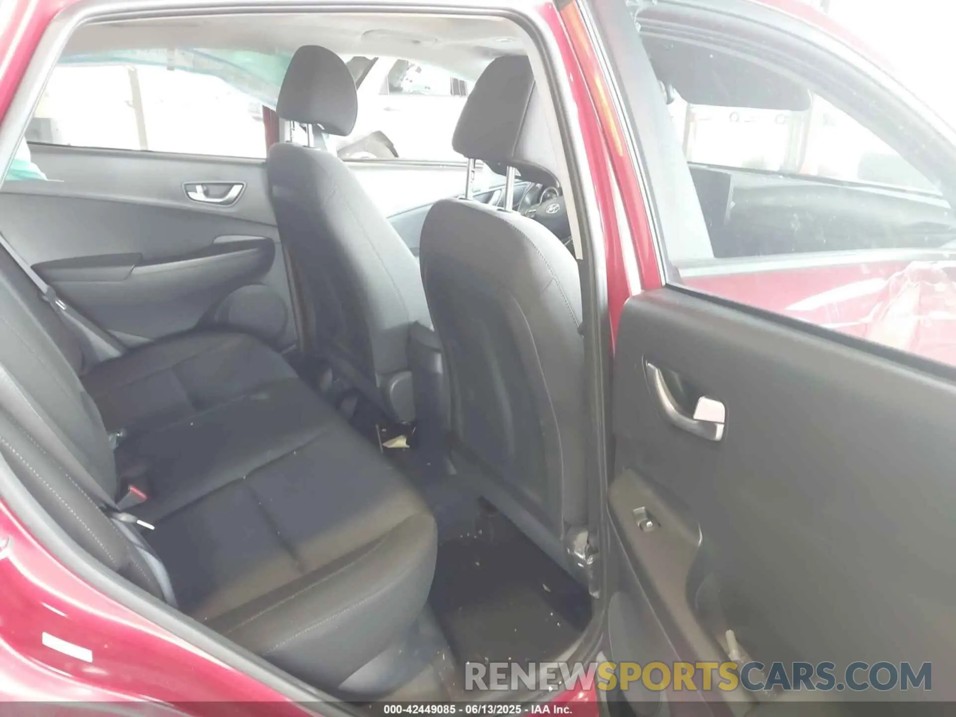 8 Photograph of a damaged car KM8K3CAB8NU887635 HYUNDAI KONA 2022