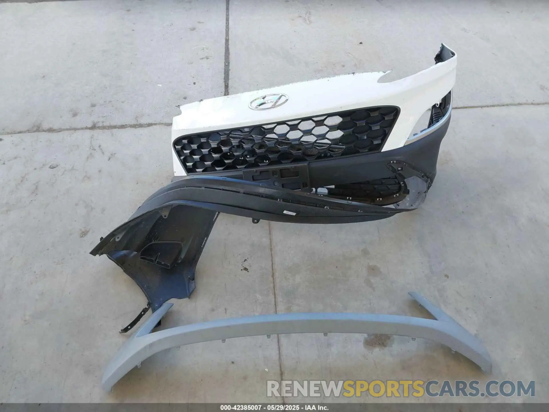 12 Photograph of a damaged car KM8K3CABXNU858279 HYUNDAI KONA 2022