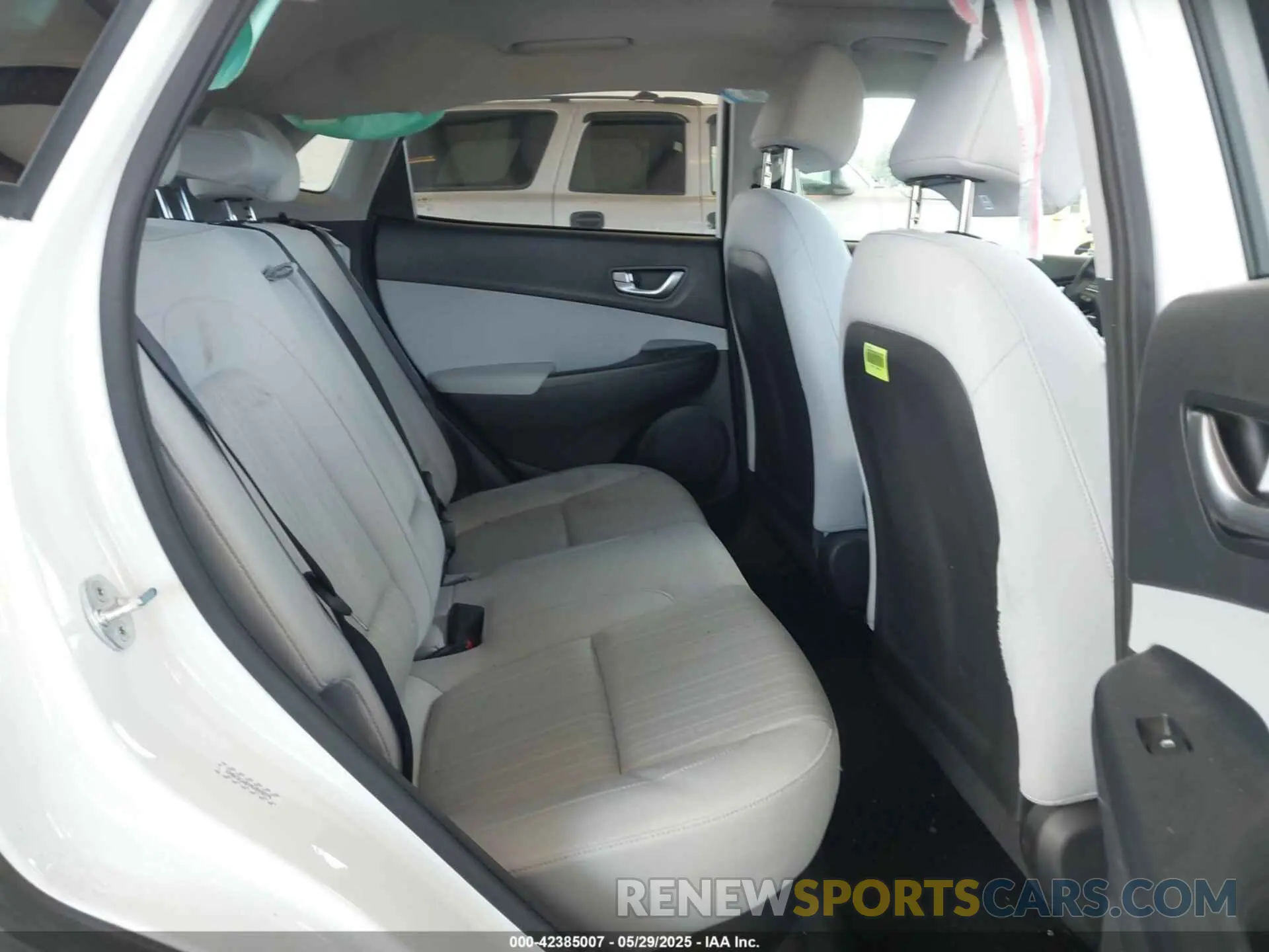 8 Photograph of a damaged car KM8K3CABXNU858279 HYUNDAI KONA 2022