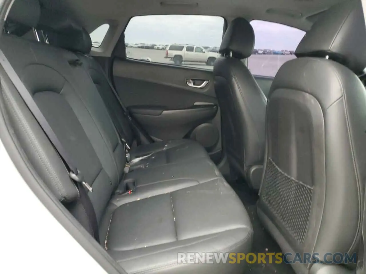11 Photograph of a damaged car KM8K53A31NU799044 HYUNDAI KONA 2022
