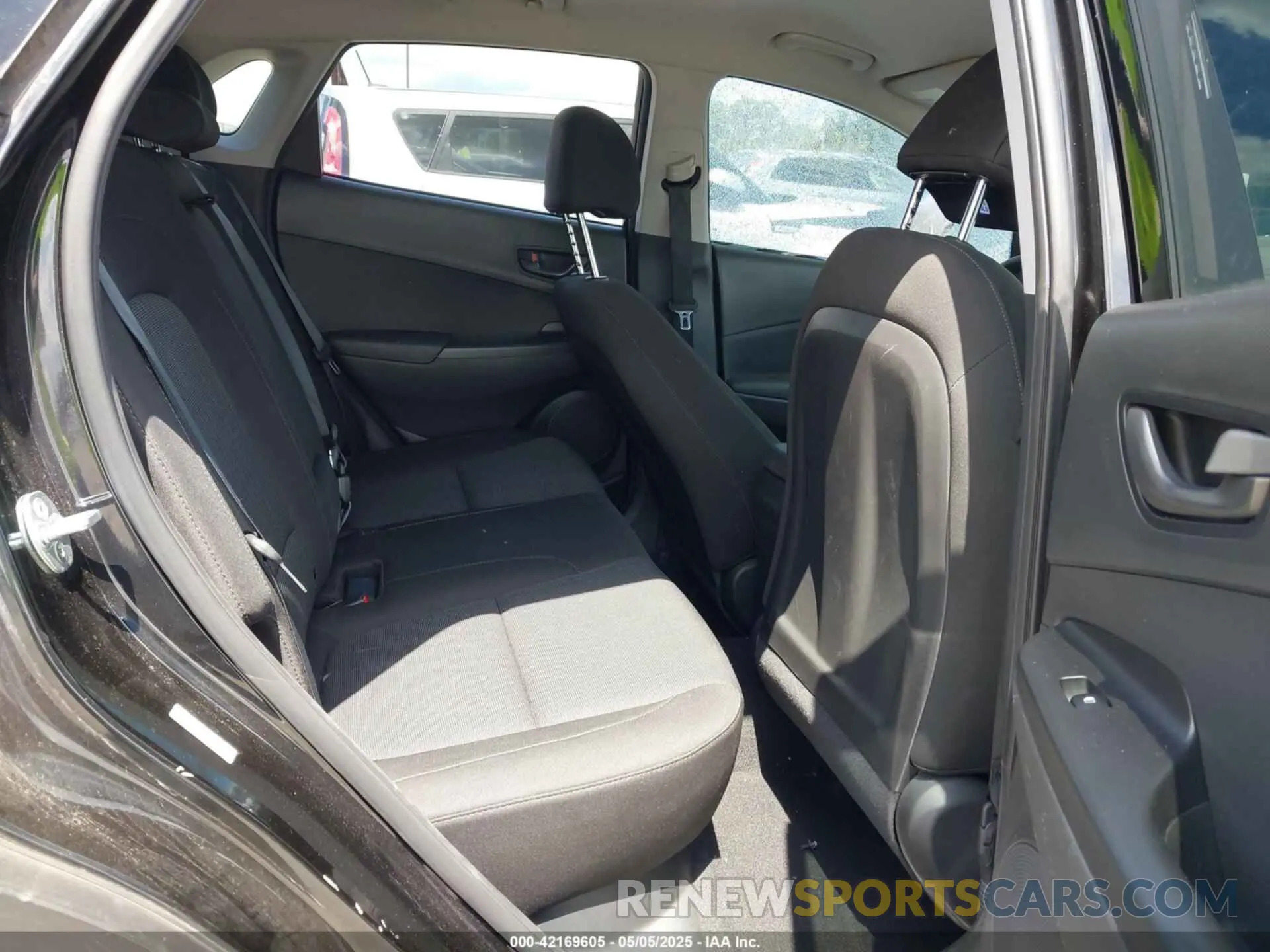 8 Photograph of a damaged car KM8K62AB1NU752160 HYUNDAI KONA 2022
