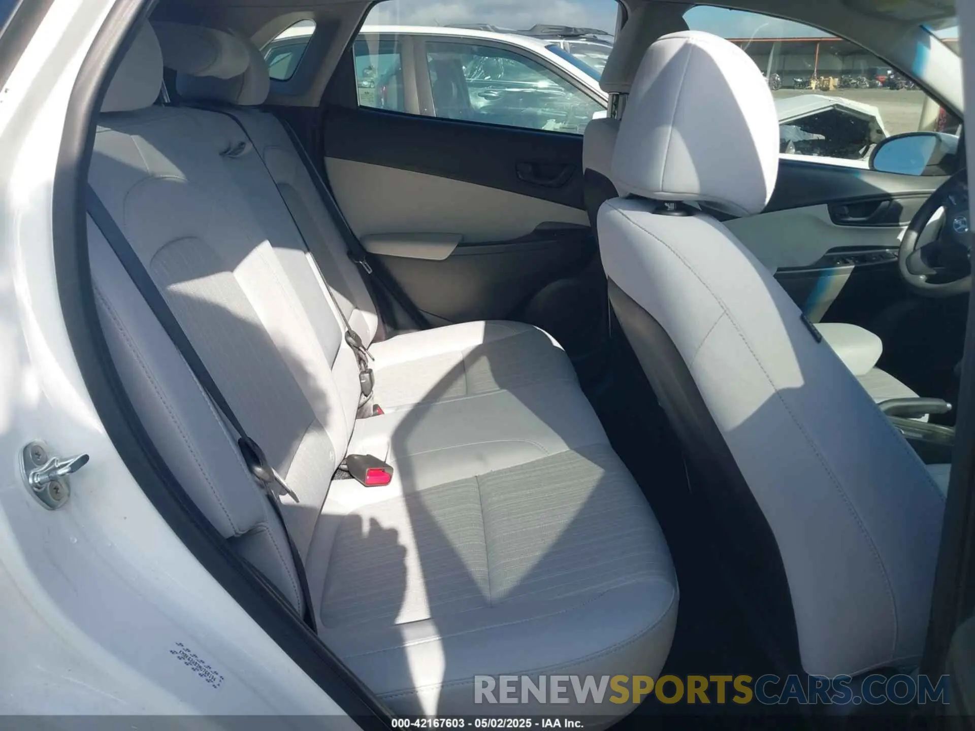 8 Photograph of a damaged car KM8K62AB3NU760194 HYUNDAI KONA 2022